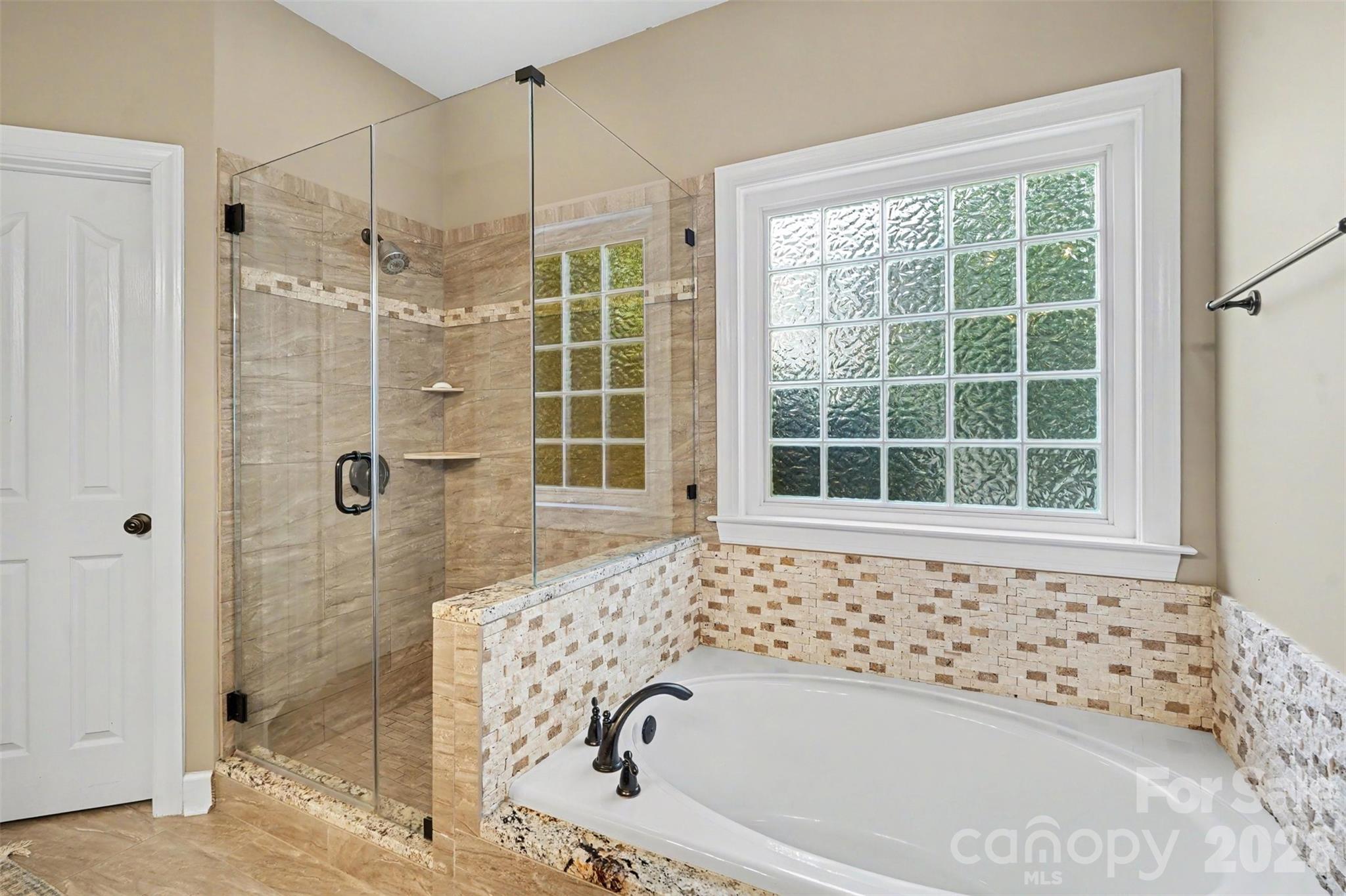904 Carisbrooke Lane — Waxhaw