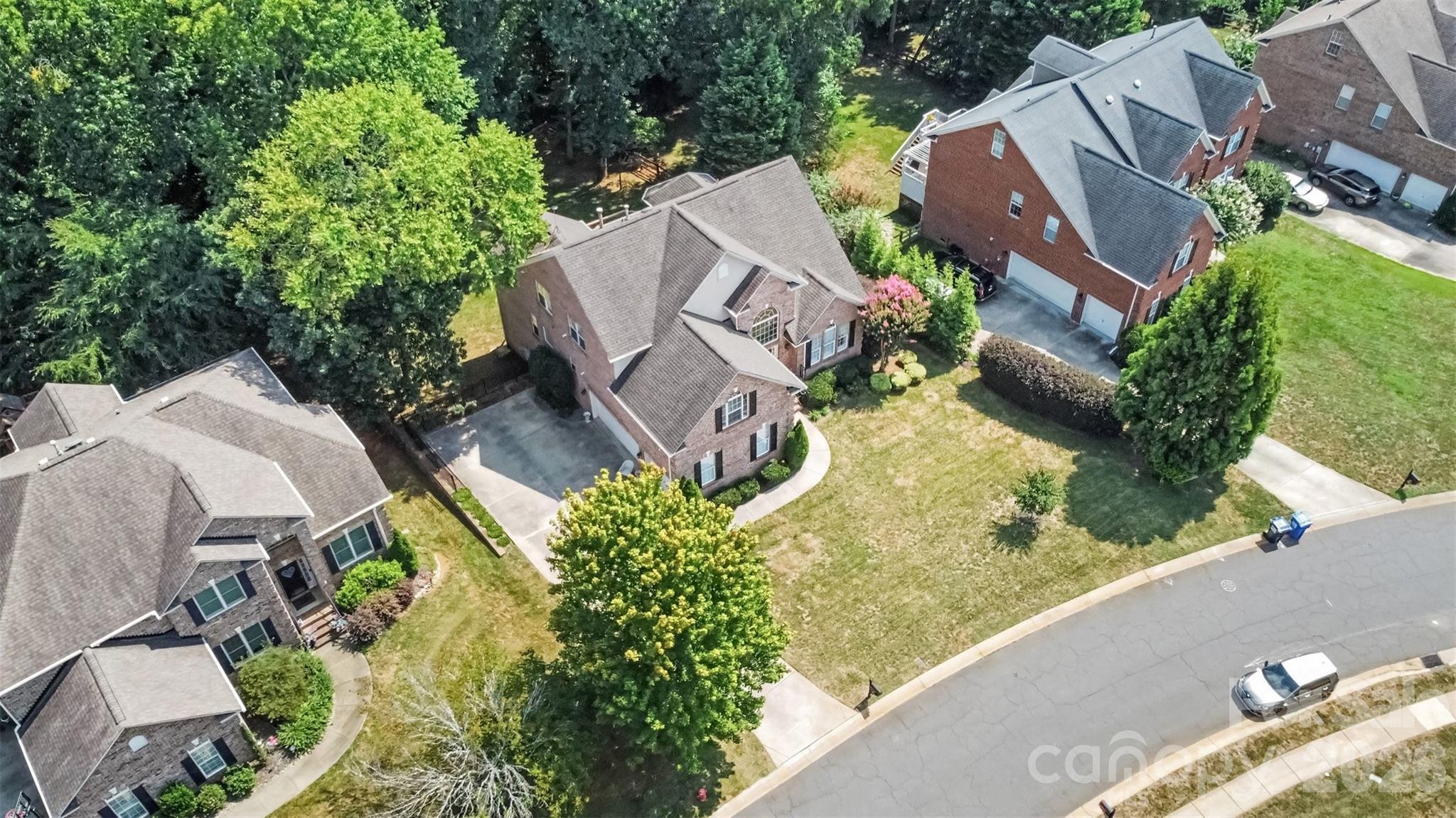 904 Carisbrooke Lane — Waxhaw