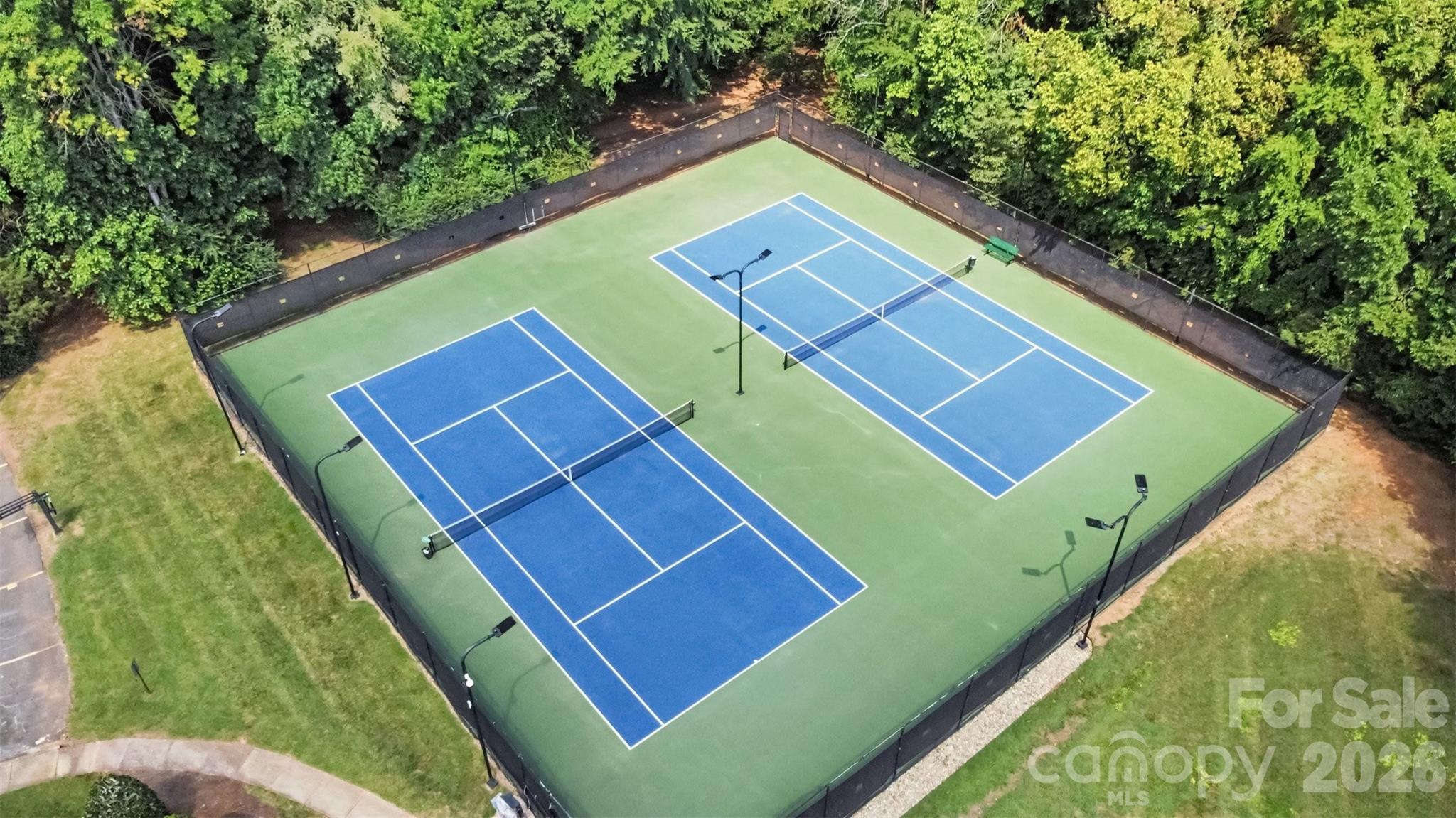 904 Carisbrooke Lane — Waxhaw