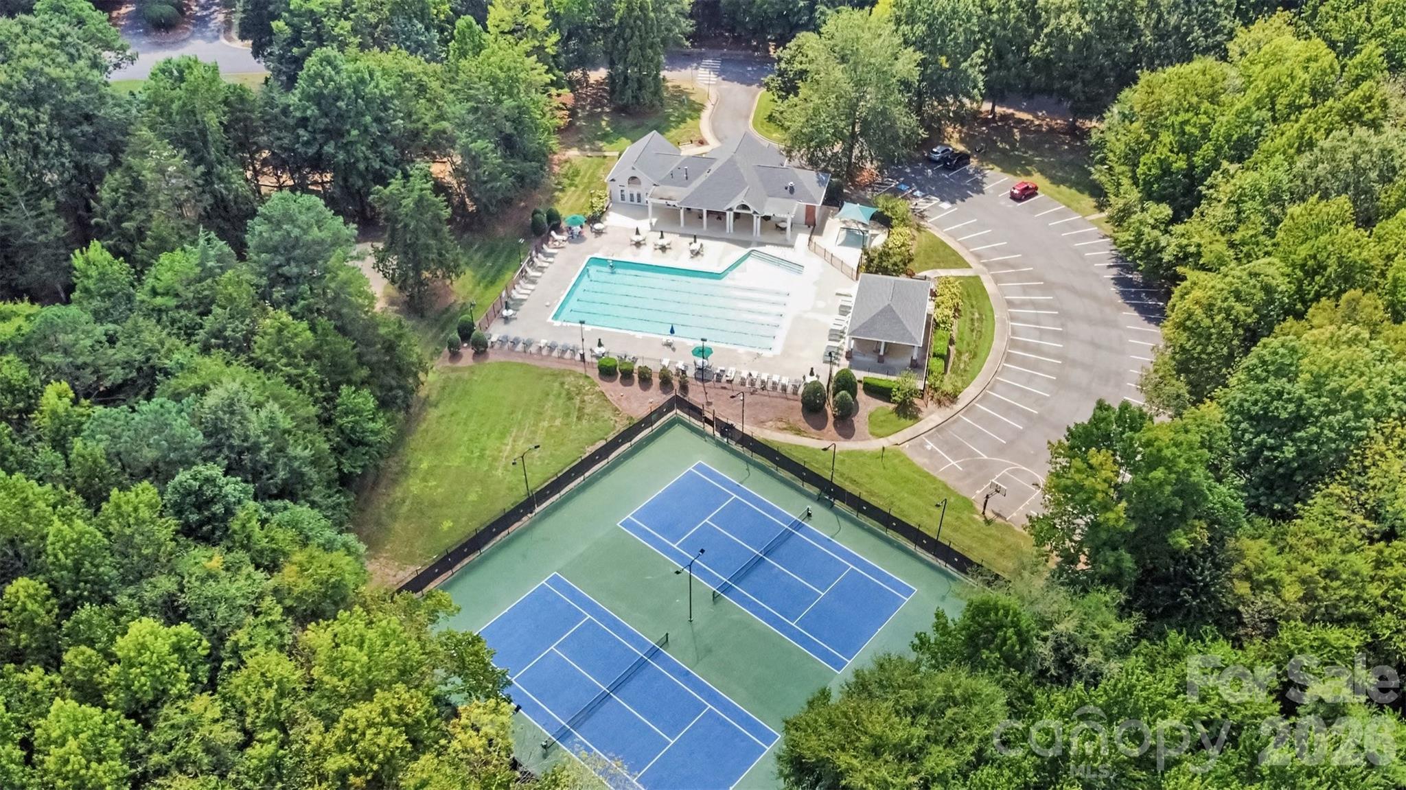 904 Carisbrooke Lane — Waxhaw