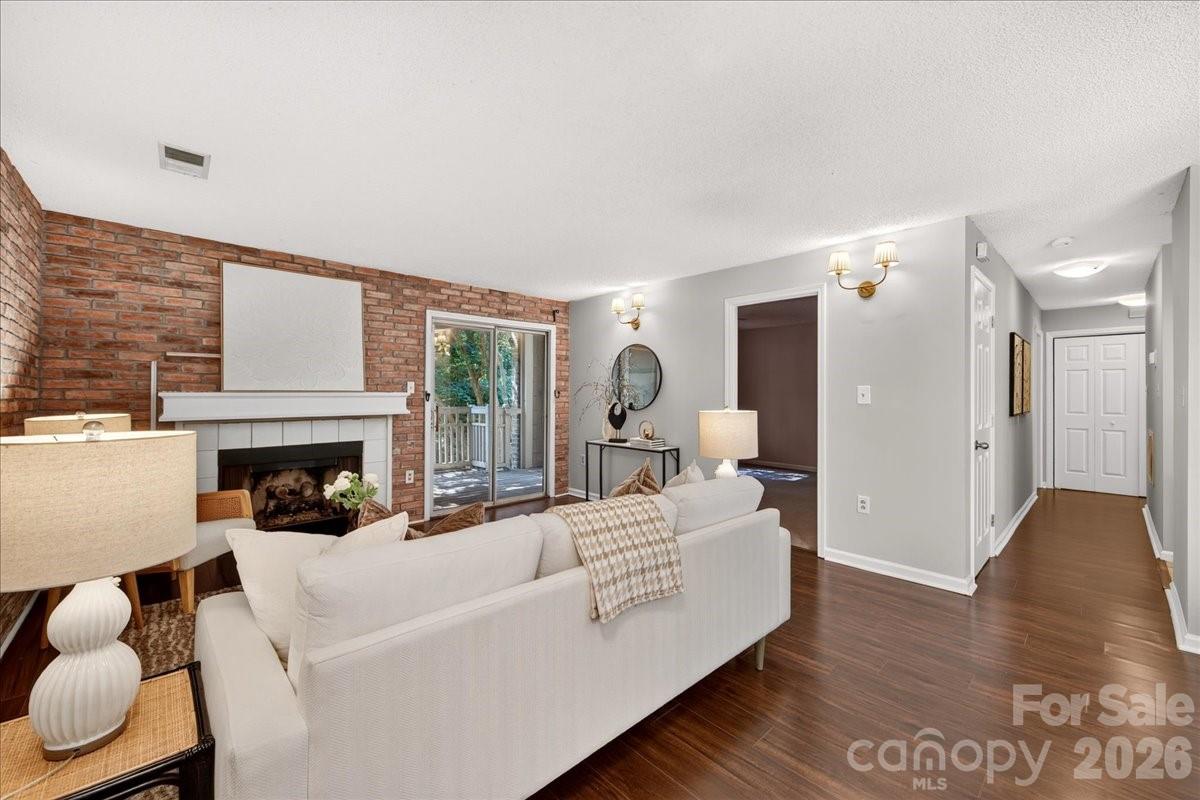 5011 Sharon Road #N — Charlotte
