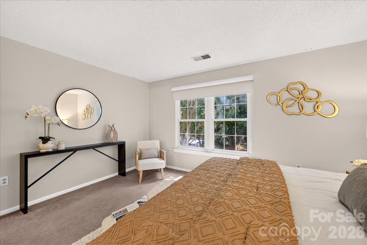 5011 Sharon Road #N — Charlotte