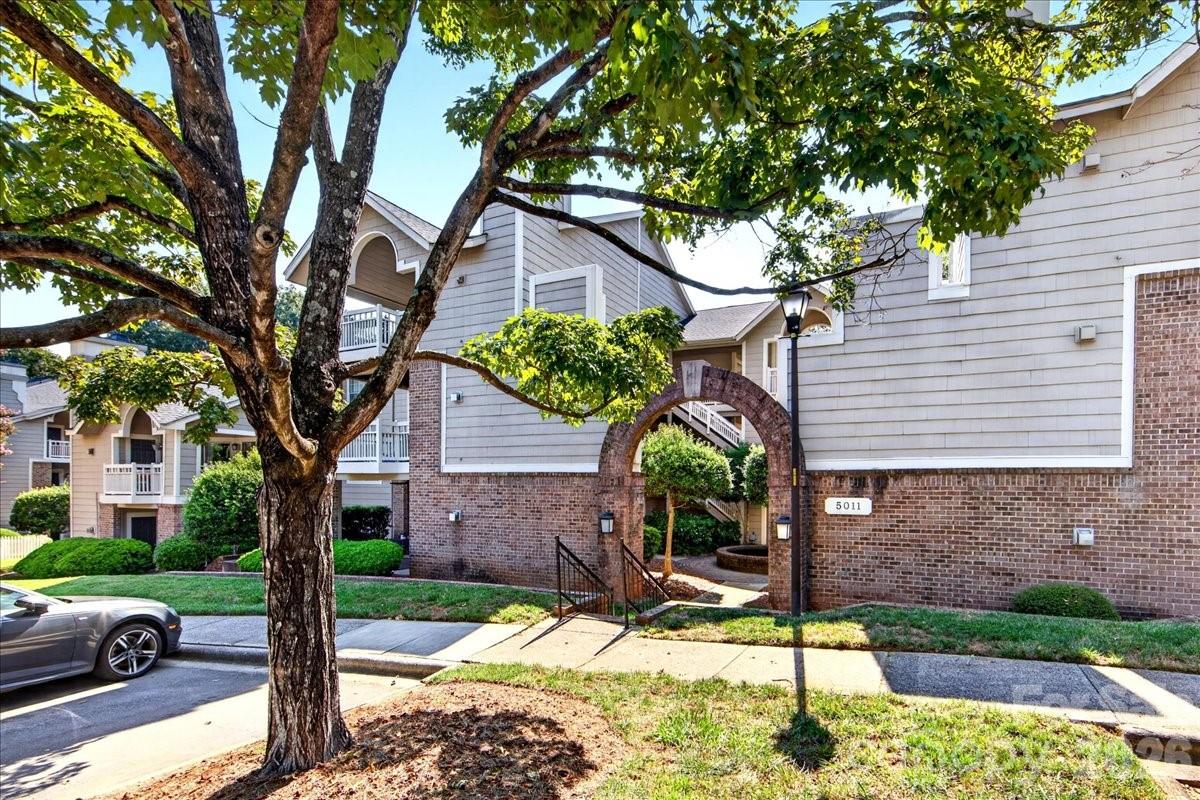 5011 Sharon Road #N — Charlotte
