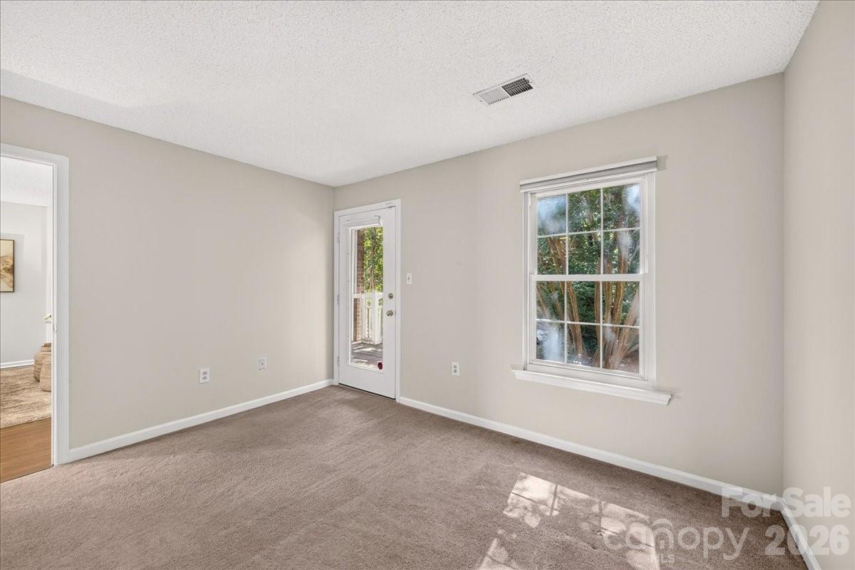5011 Sharon Road #N — Charlotte