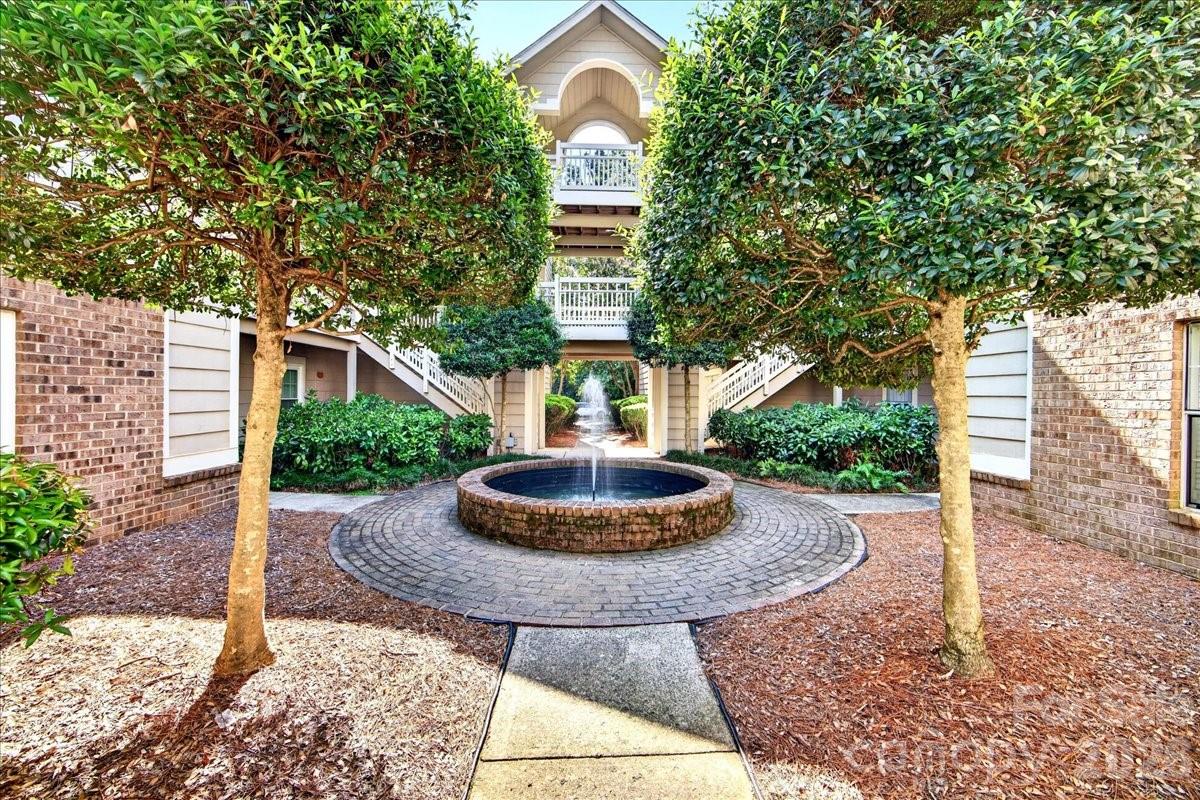 5011 Sharon Road #N — Charlotte