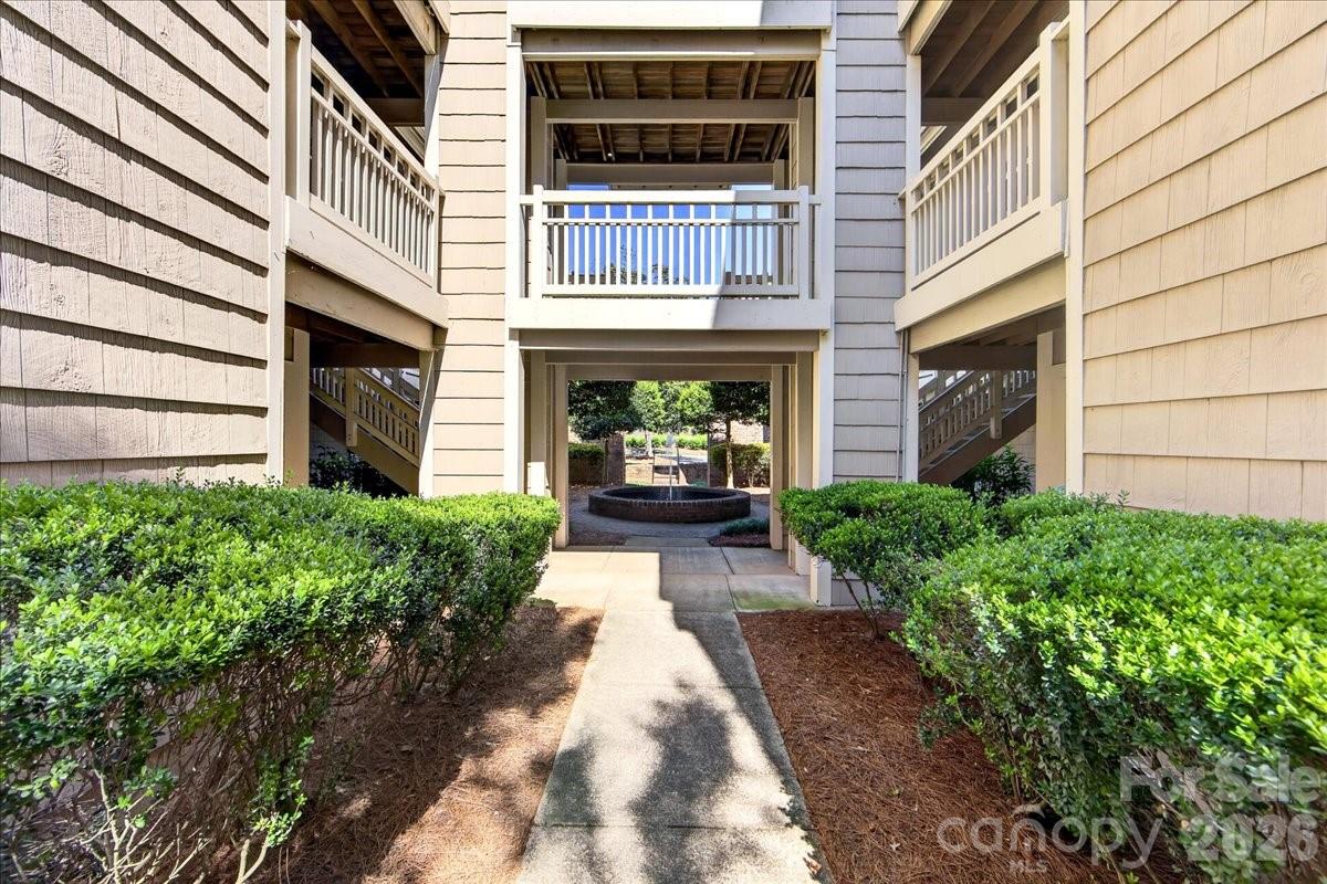 5011 Sharon Road #N — Charlotte