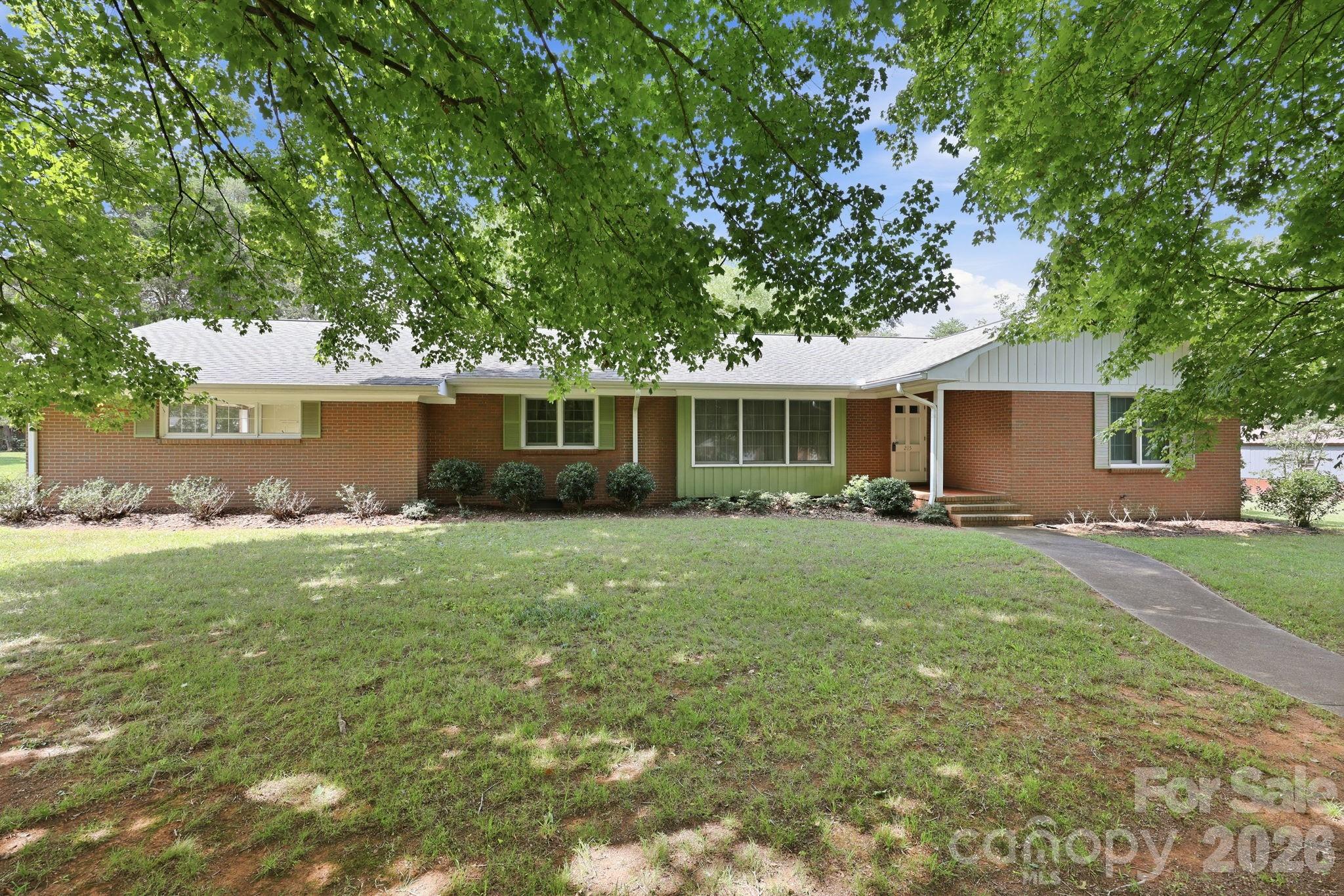 215 E Park Avenue — Granite Quarry