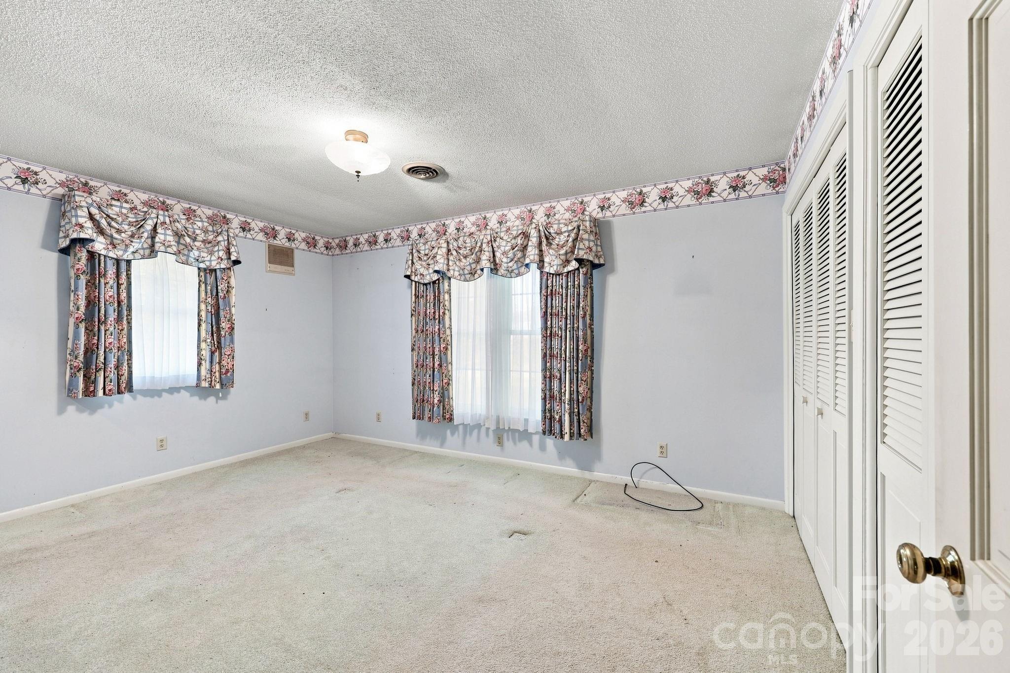 215 E Park Avenue — Granite Quarry