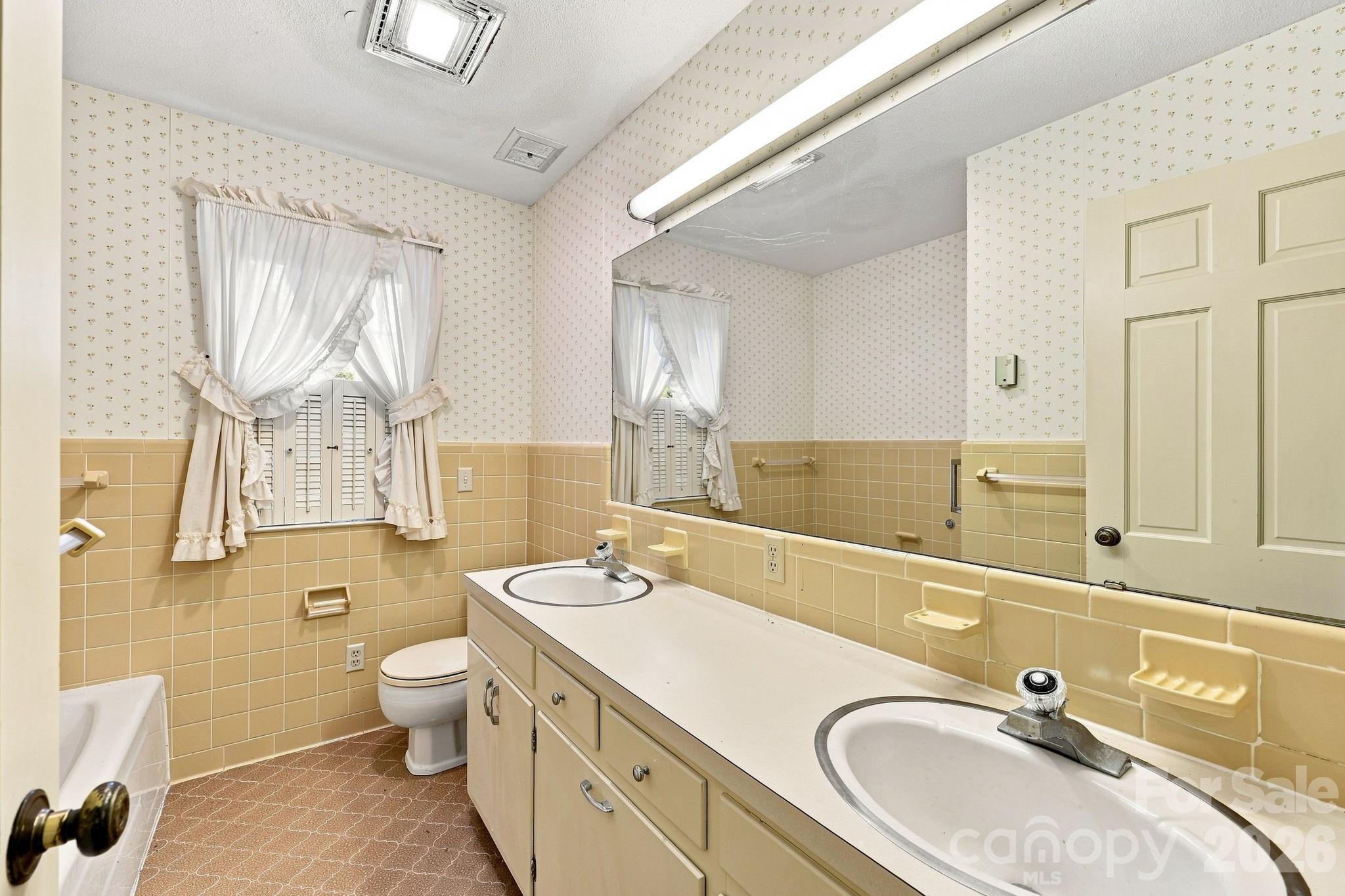 215 E Park Avenue — Granite Quarry