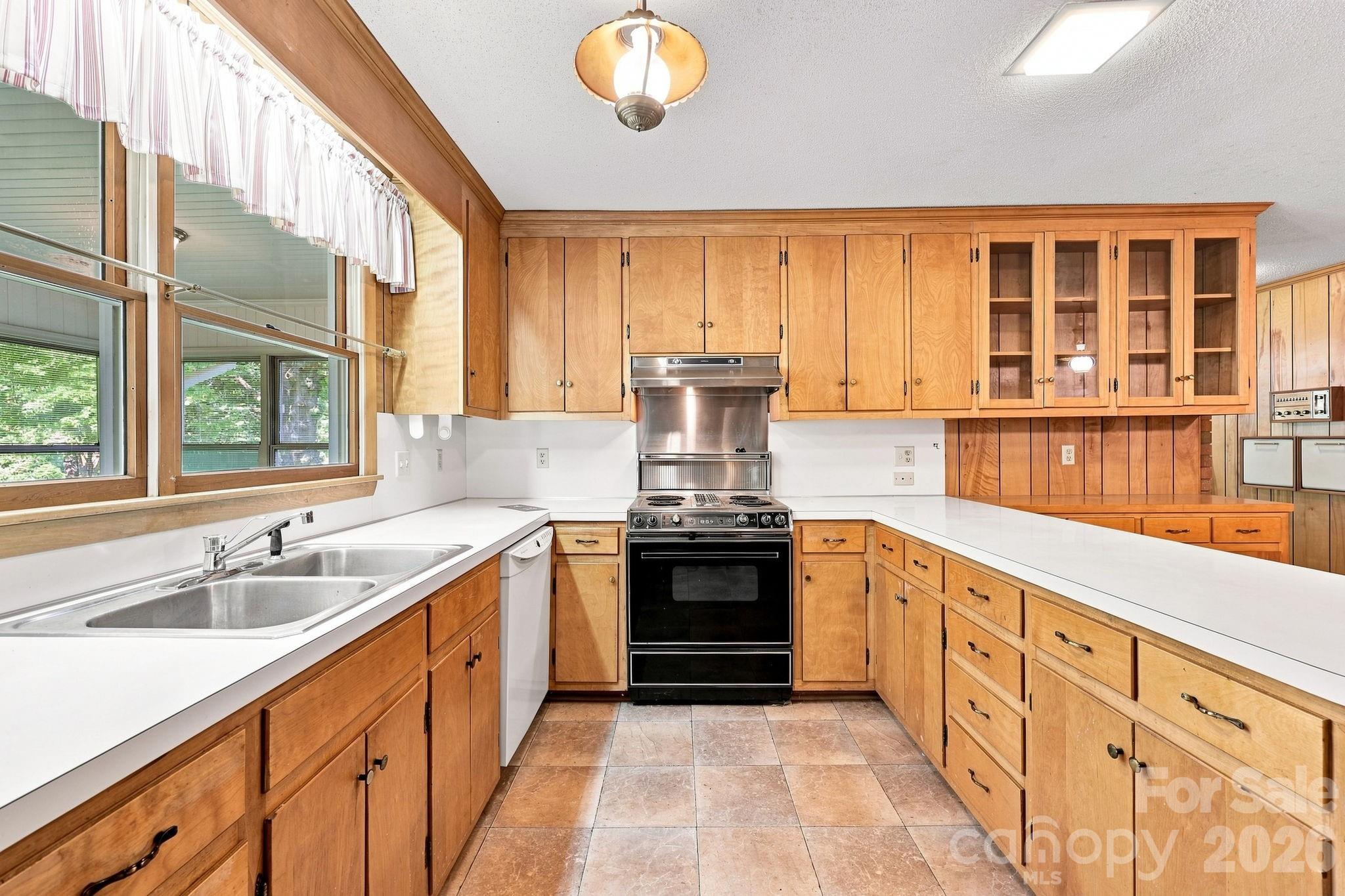 215 E Park Avenue — Granite Quarry