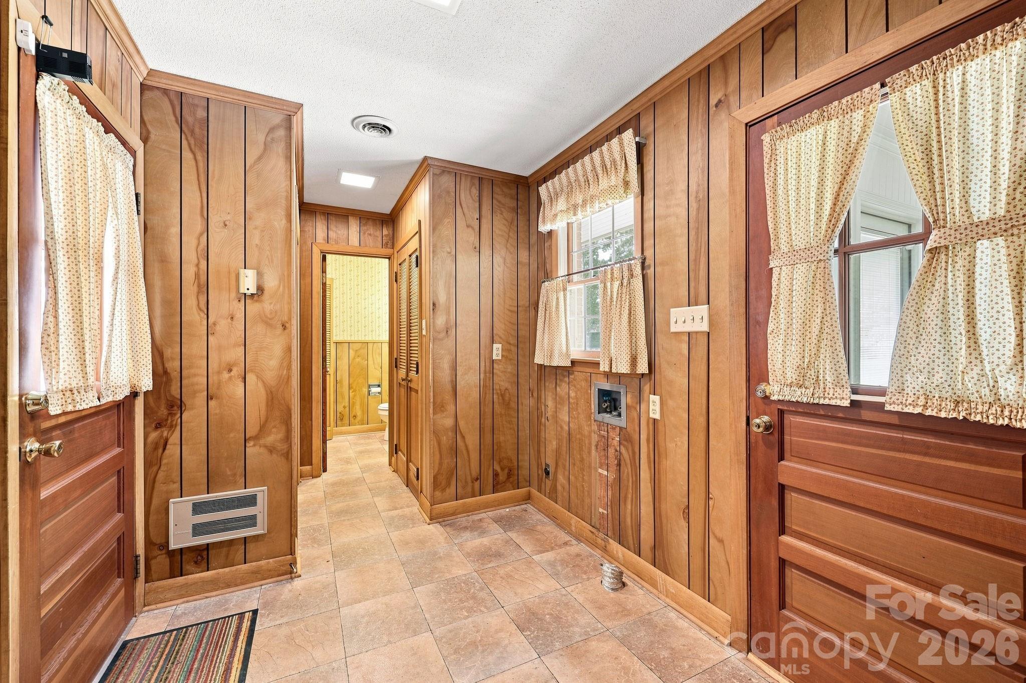 215 E Park Avenue — Granite Quarry