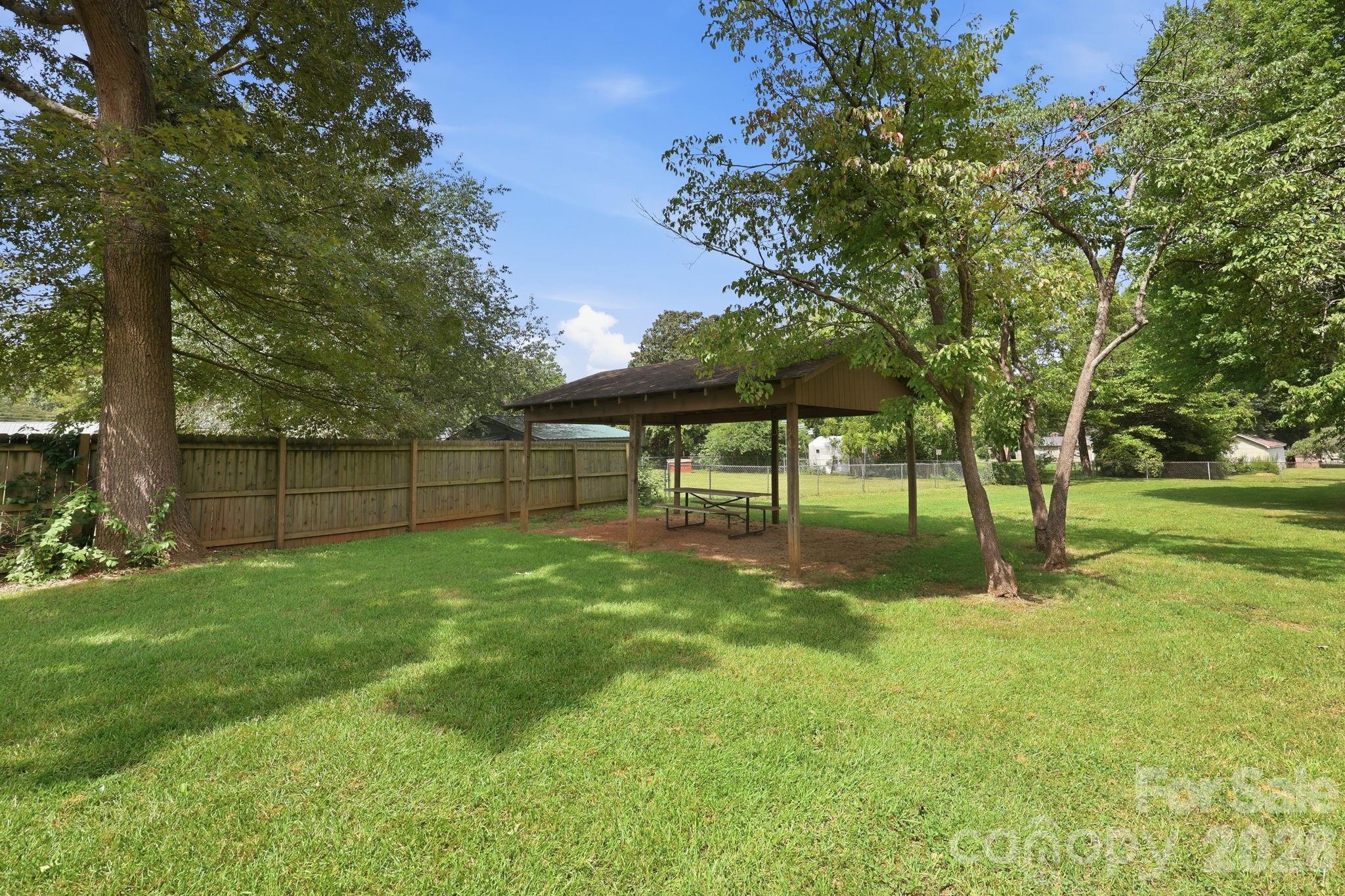 215 E Park Avenue — Granite Quarry