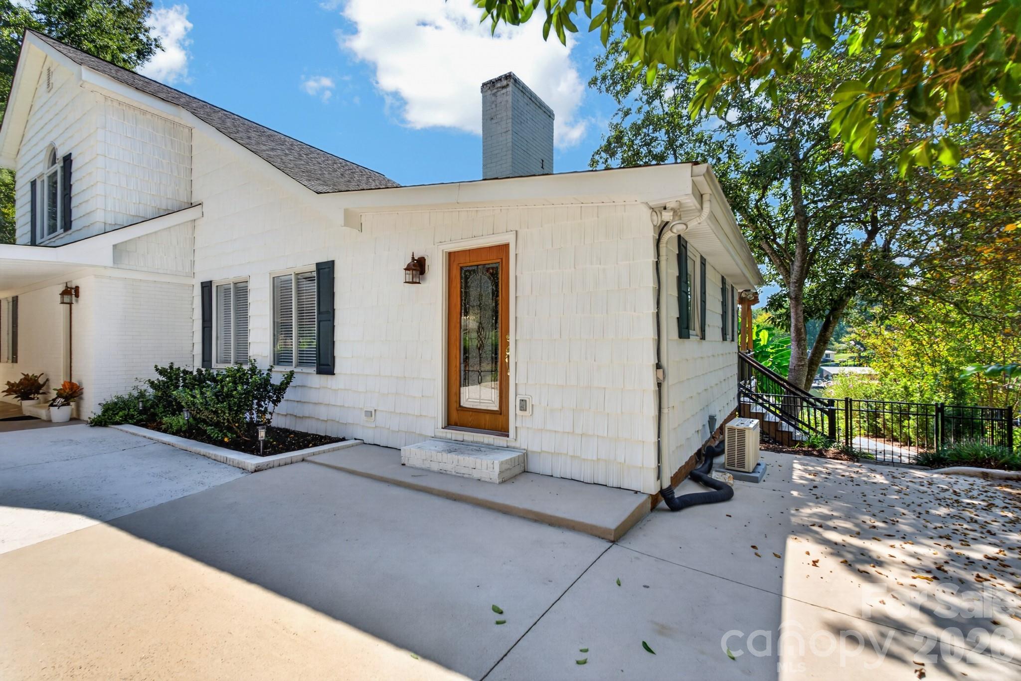 745 Anchor Road — Norwood