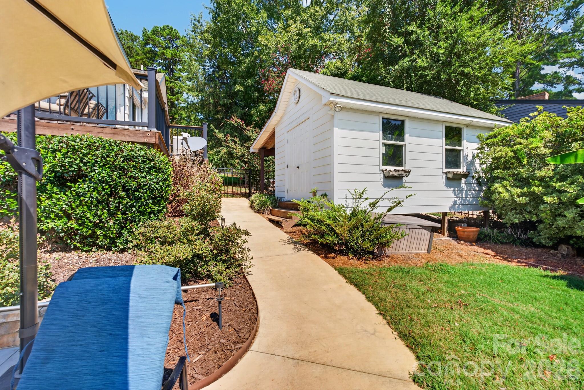 745 Anchor Road — Norwood