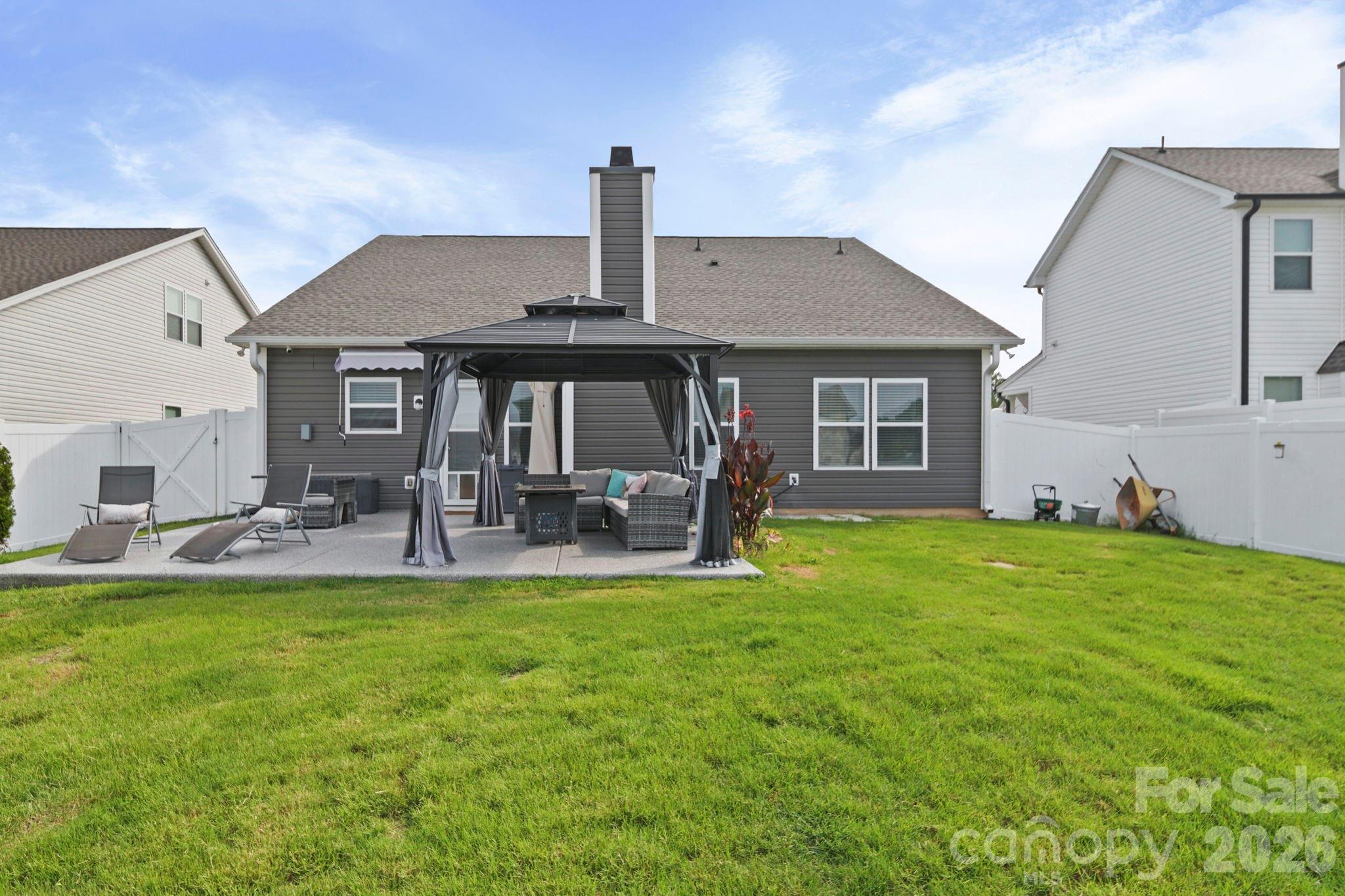 2015 McDonald Drive — Stanfield