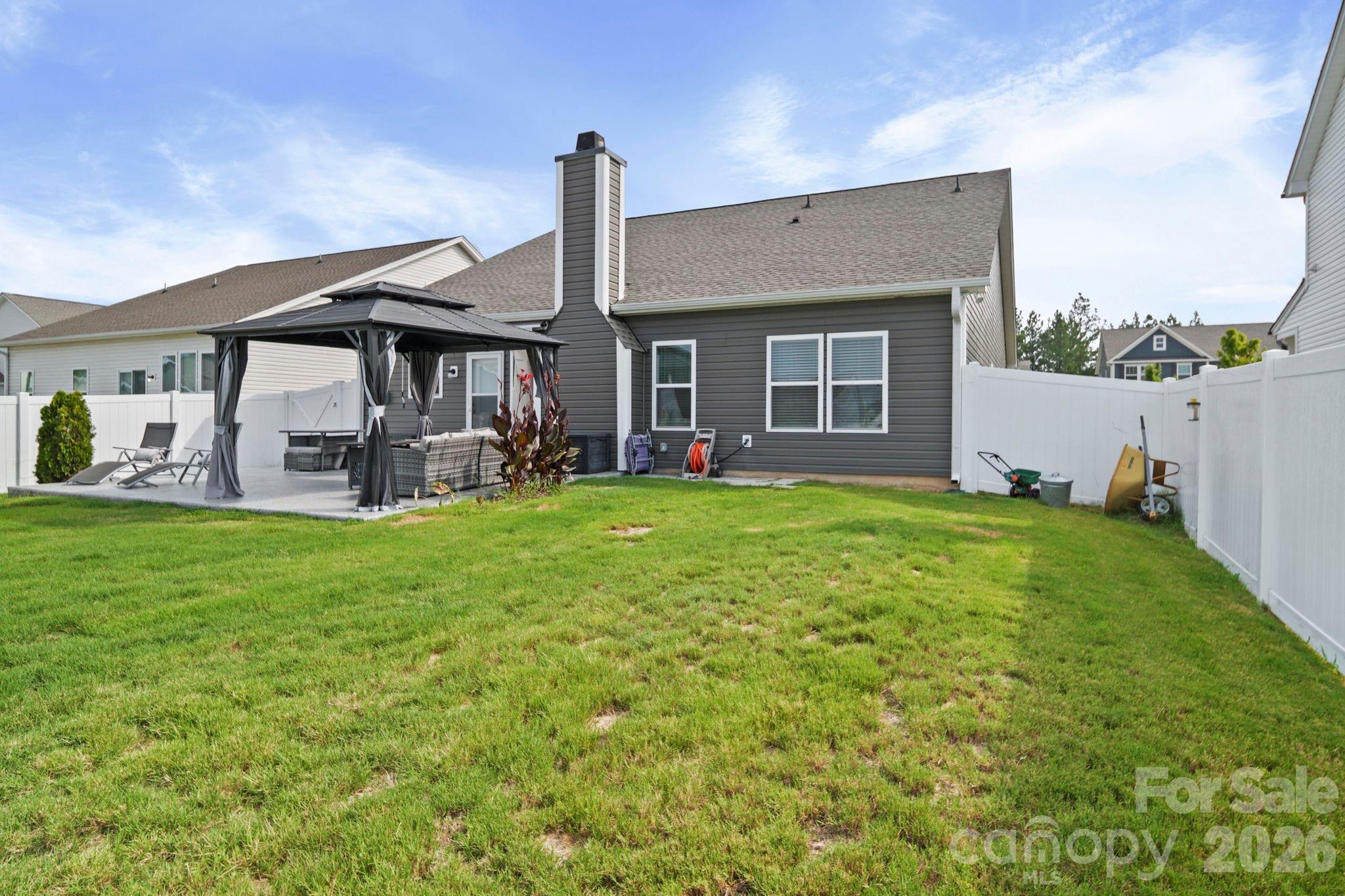 2015 McDonald Drive — Stanfield