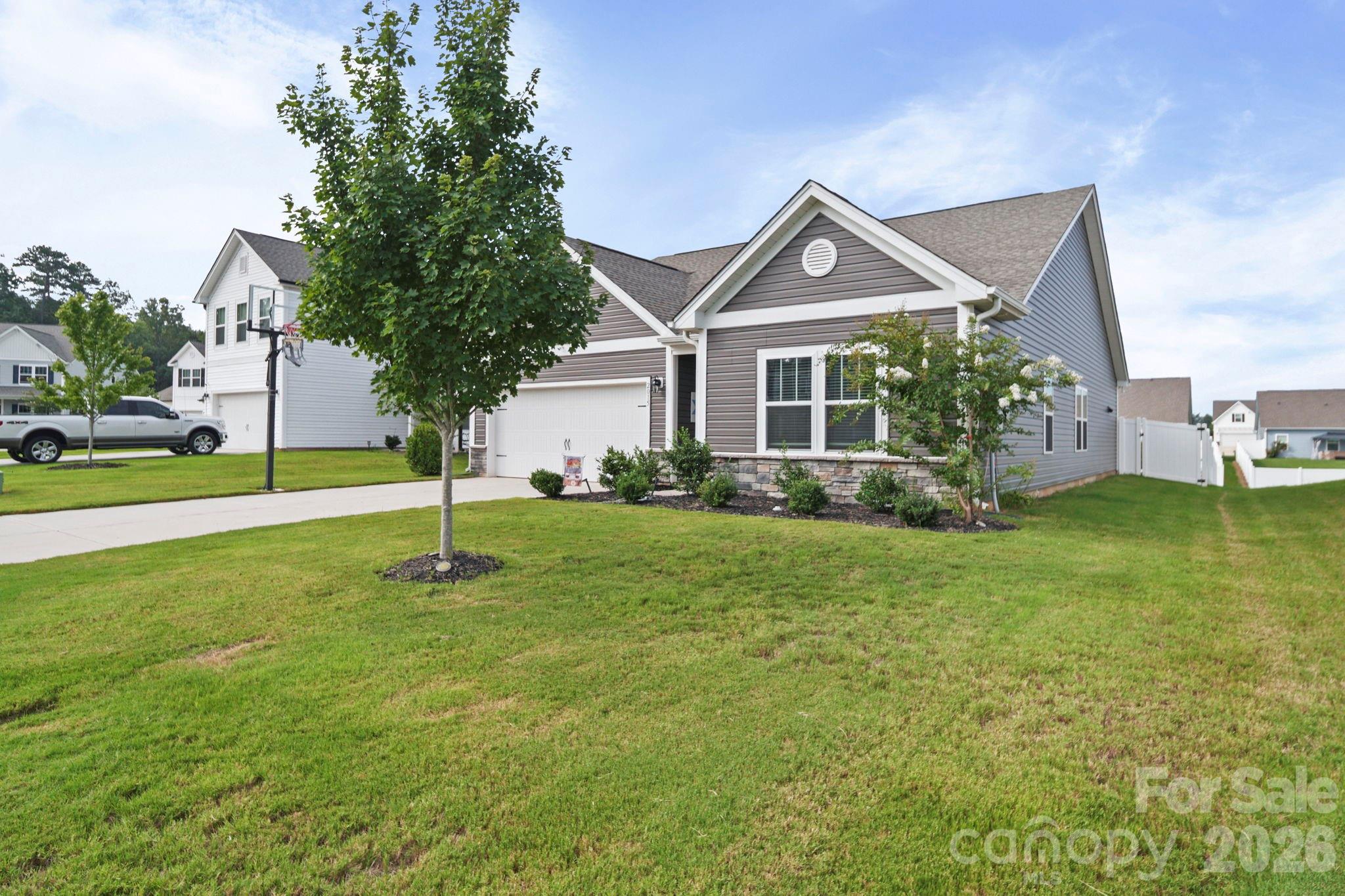 2015 McDonald Drive — Stanfield