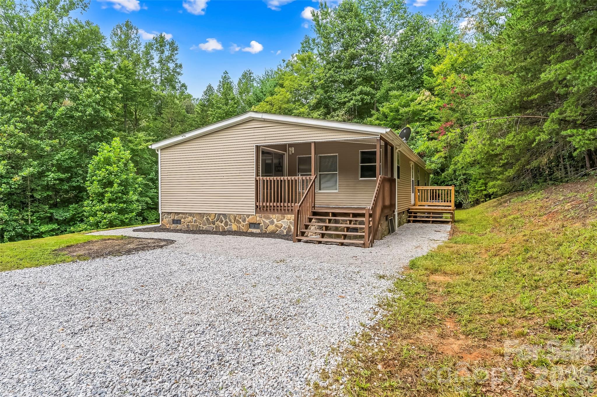 390 Stacy Hollow Drive — Marion