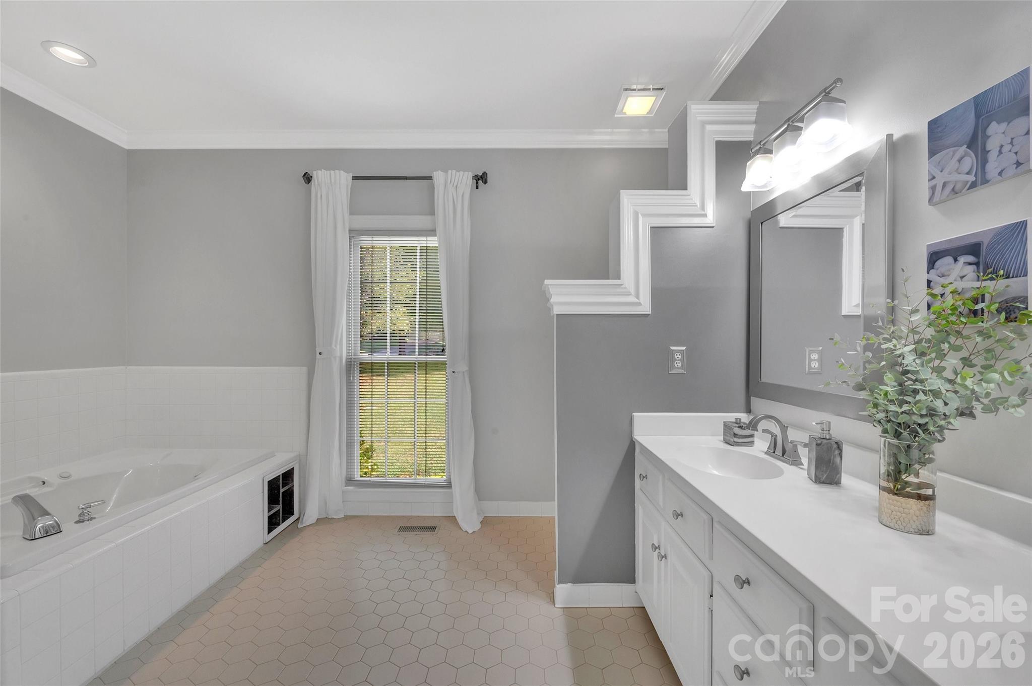 10108 Lampkin Way — Charlotte