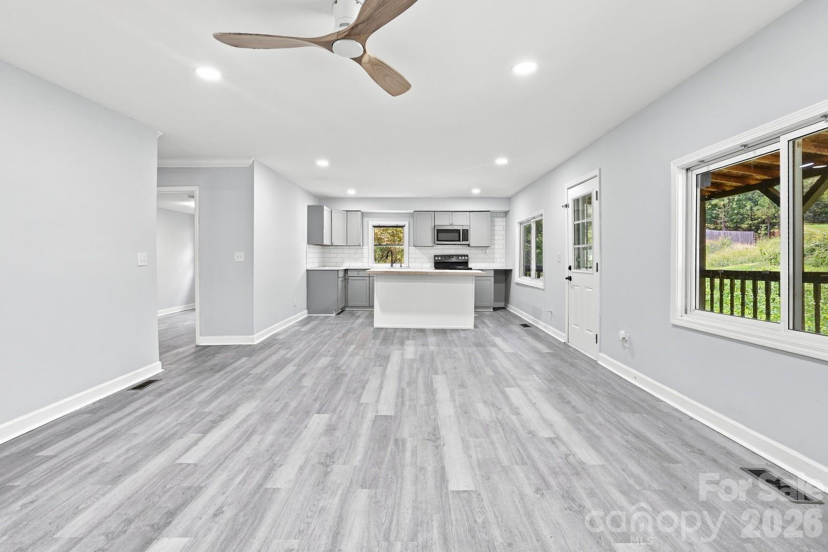 3028 Playmore Beach Road — Morganton
