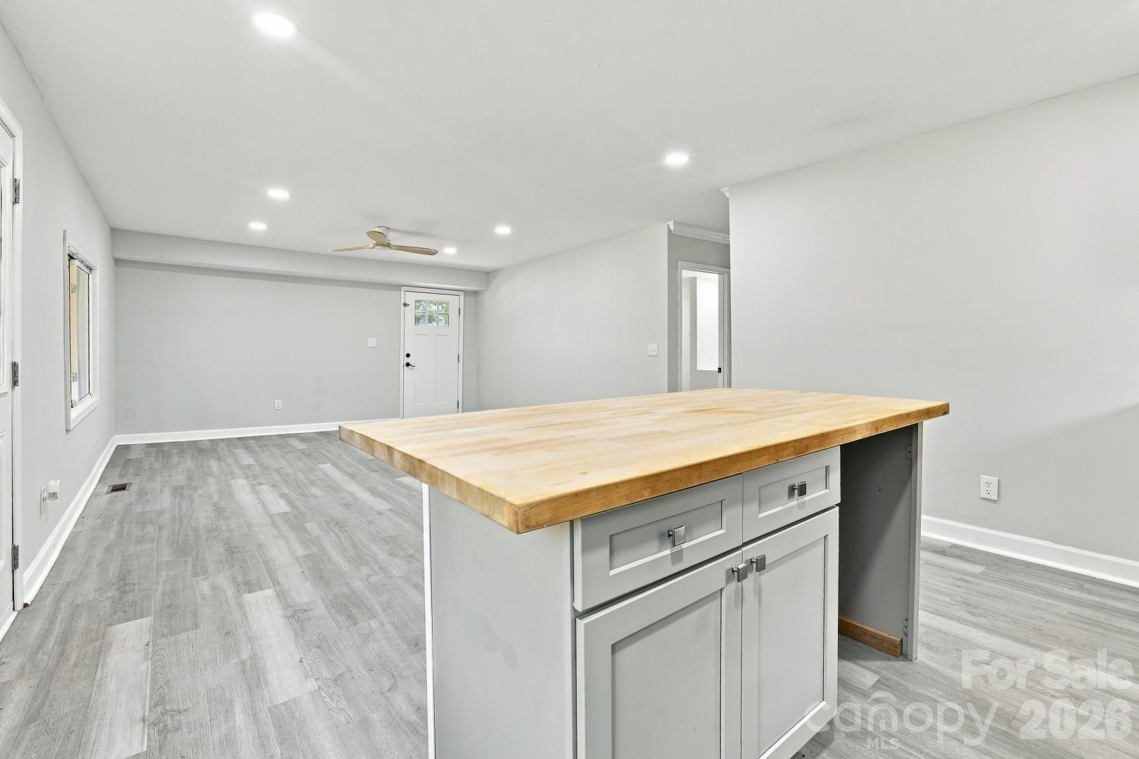 3028 Playmore Beach Road — Morganton