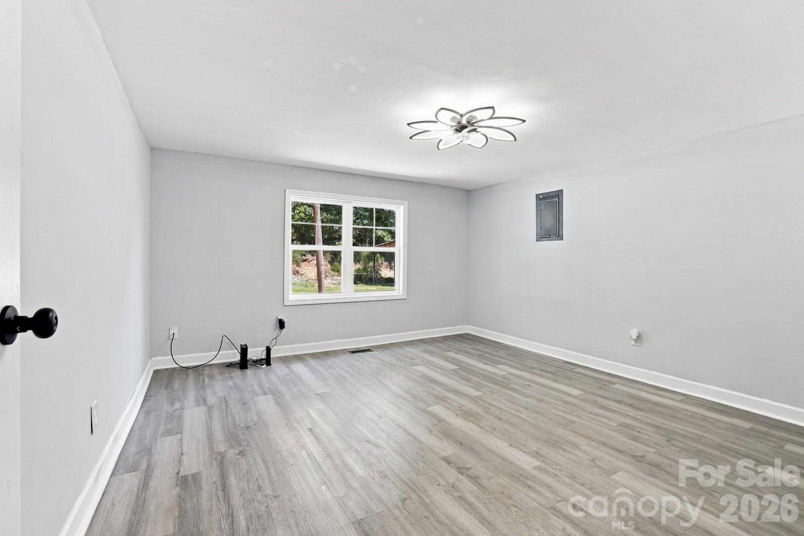 3028 Playmore Beach Road — Morganton
