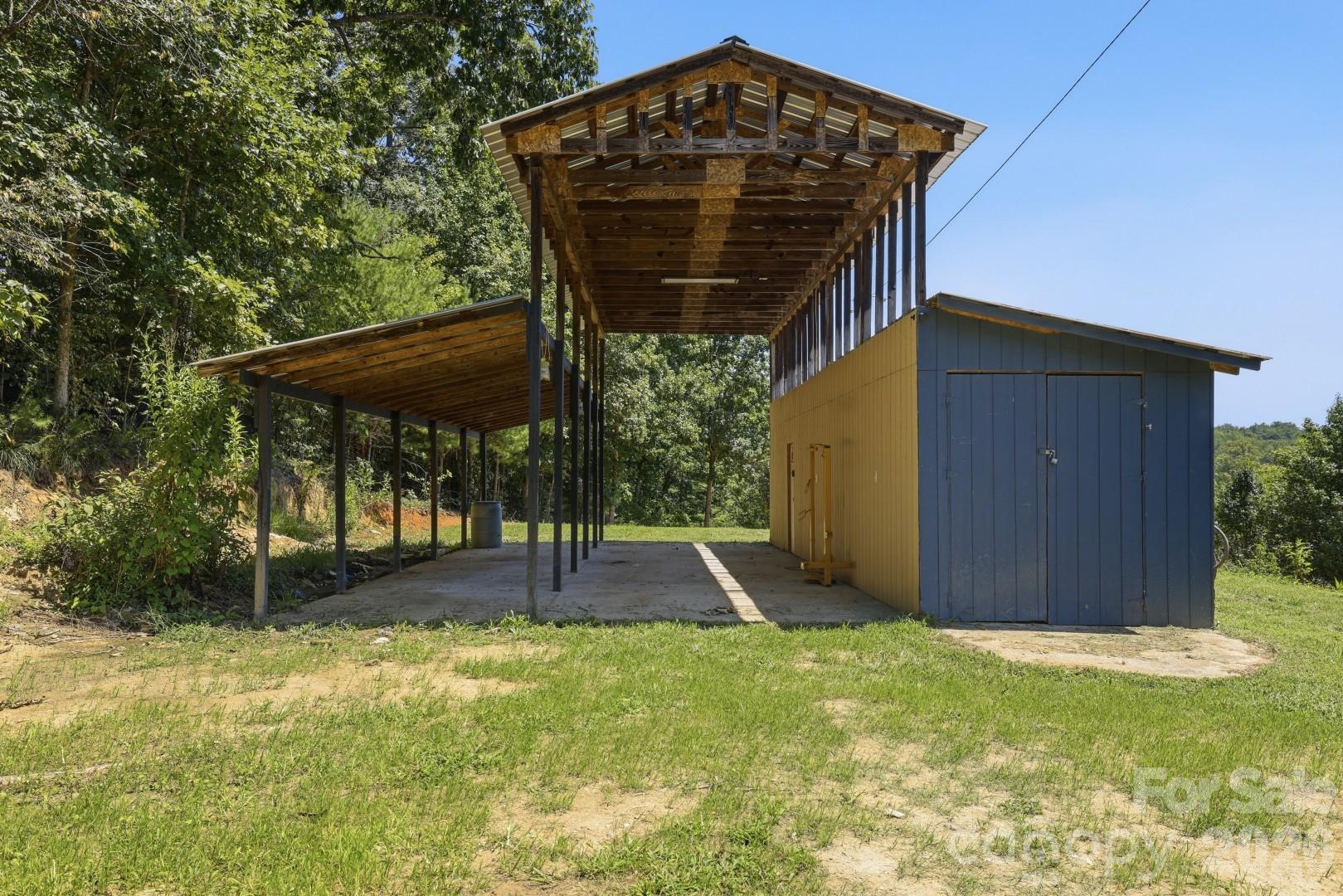 3028 Playmore Beach Road — Morganton