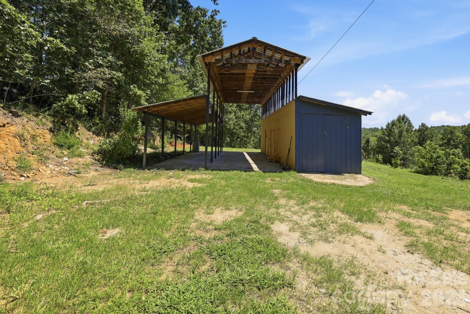 3028 Playmore Beach Road — Morganton