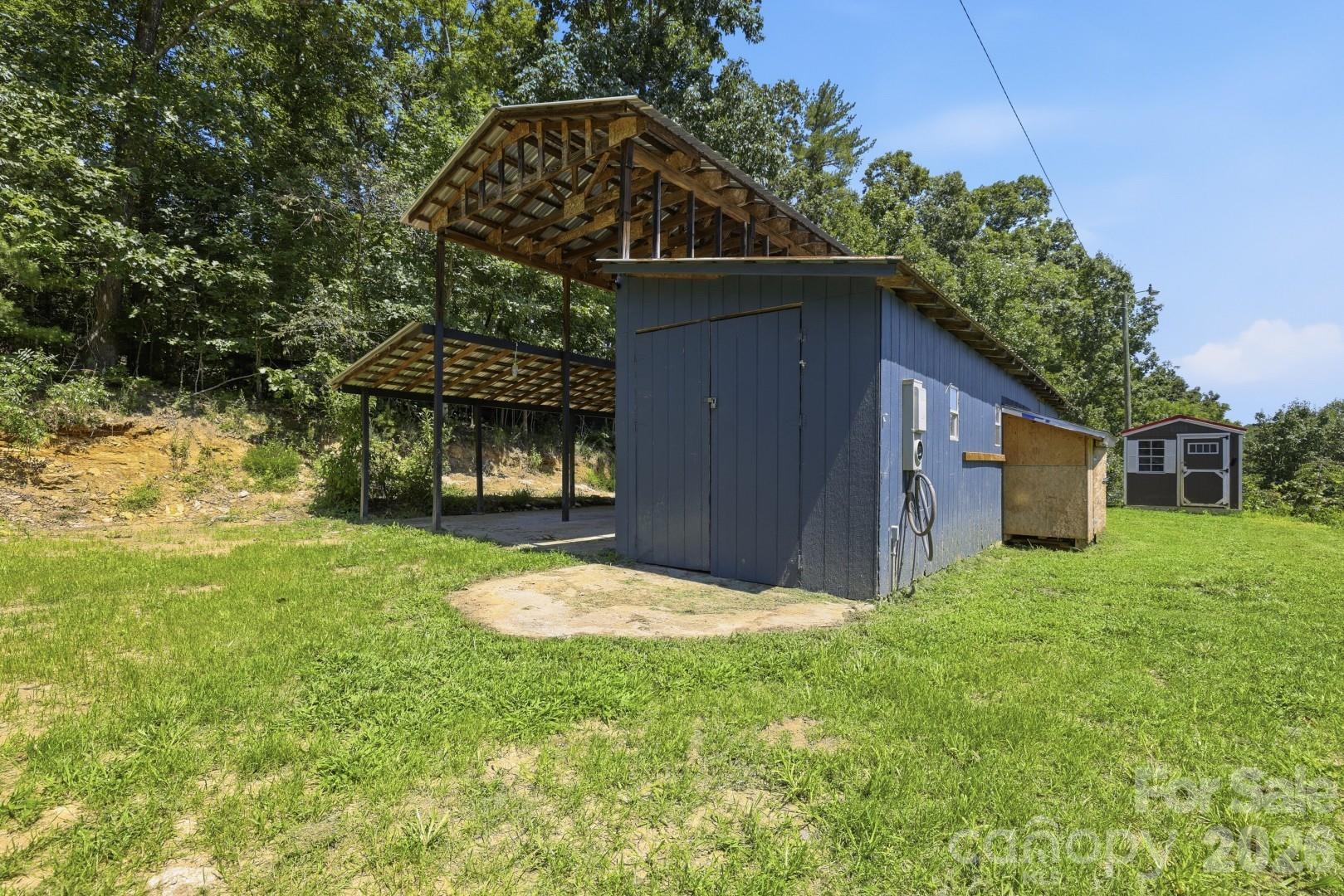 3028 Playmore Beach Road — Morganton