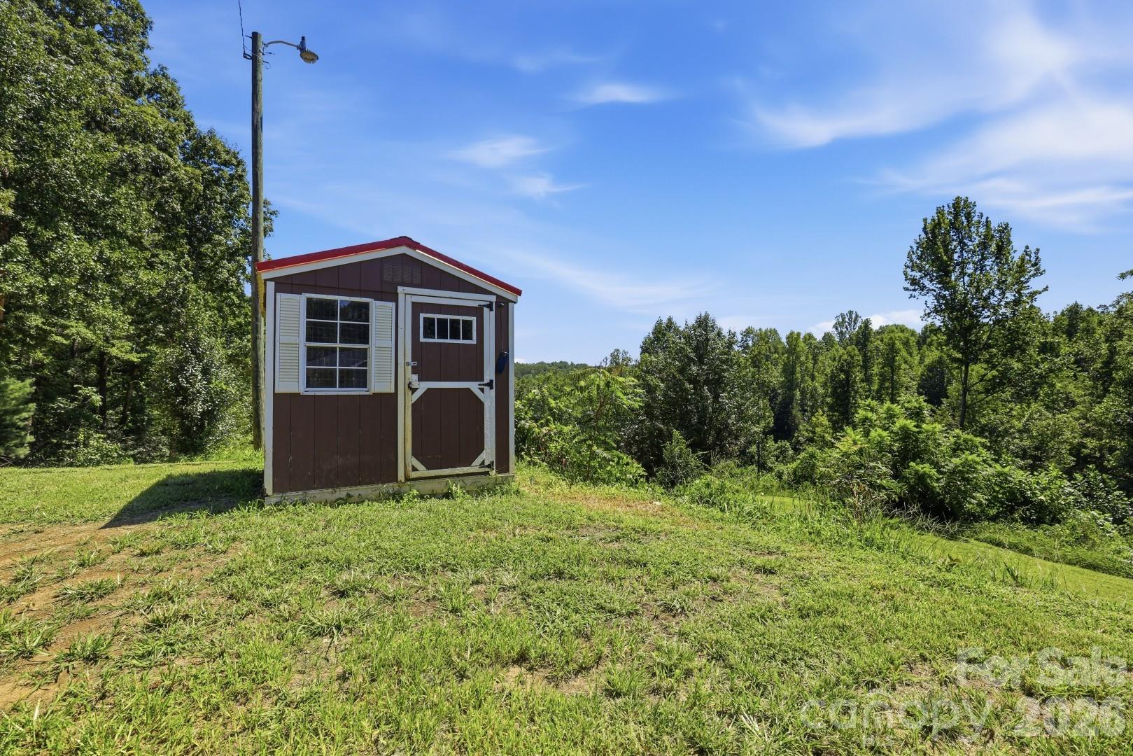 3028 Playmore Beach Road — Morganton