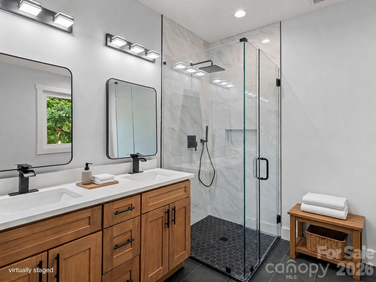 902 Narva Road — Hendersonville