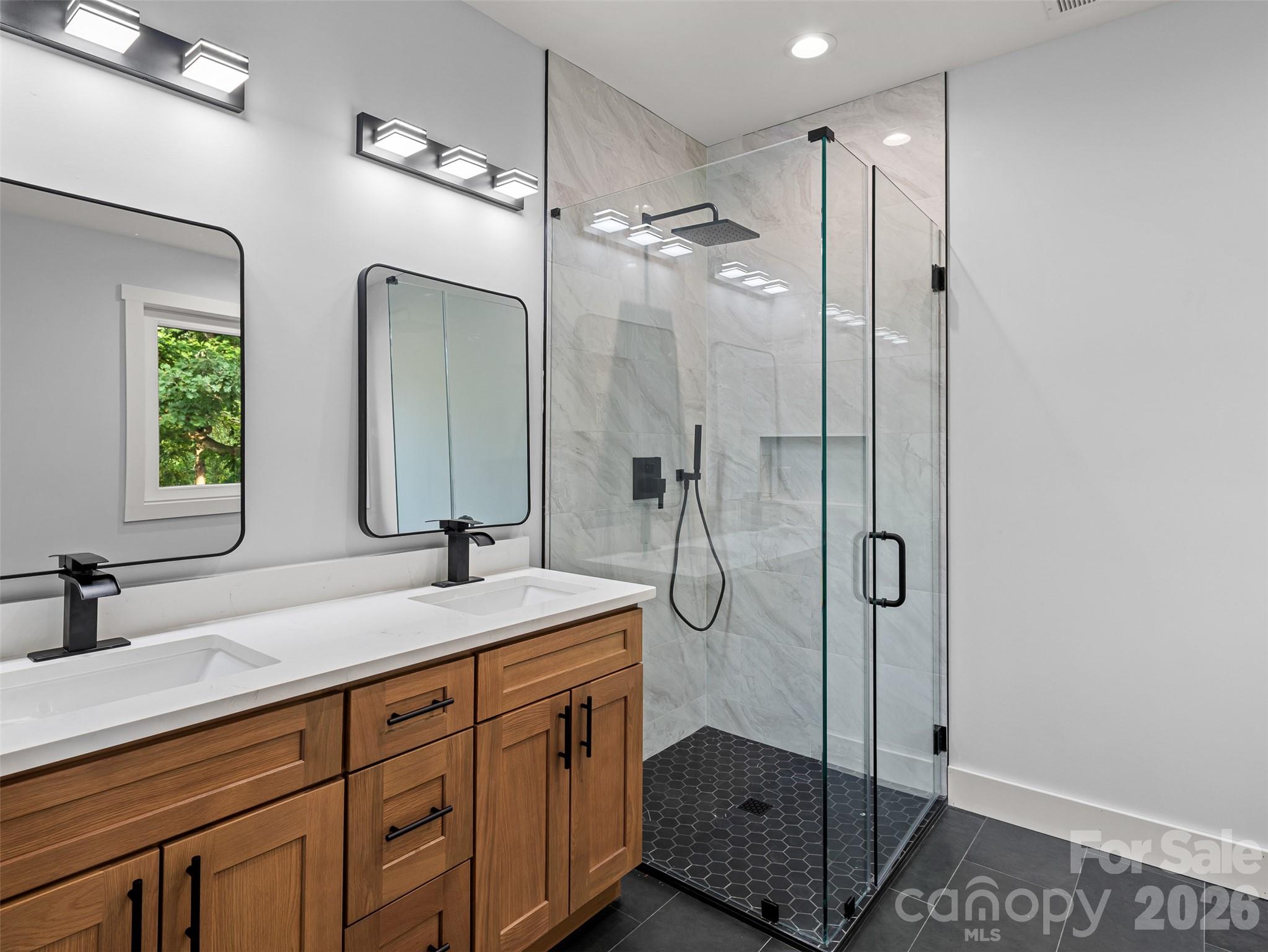 902 Narva Road — Hendersonville