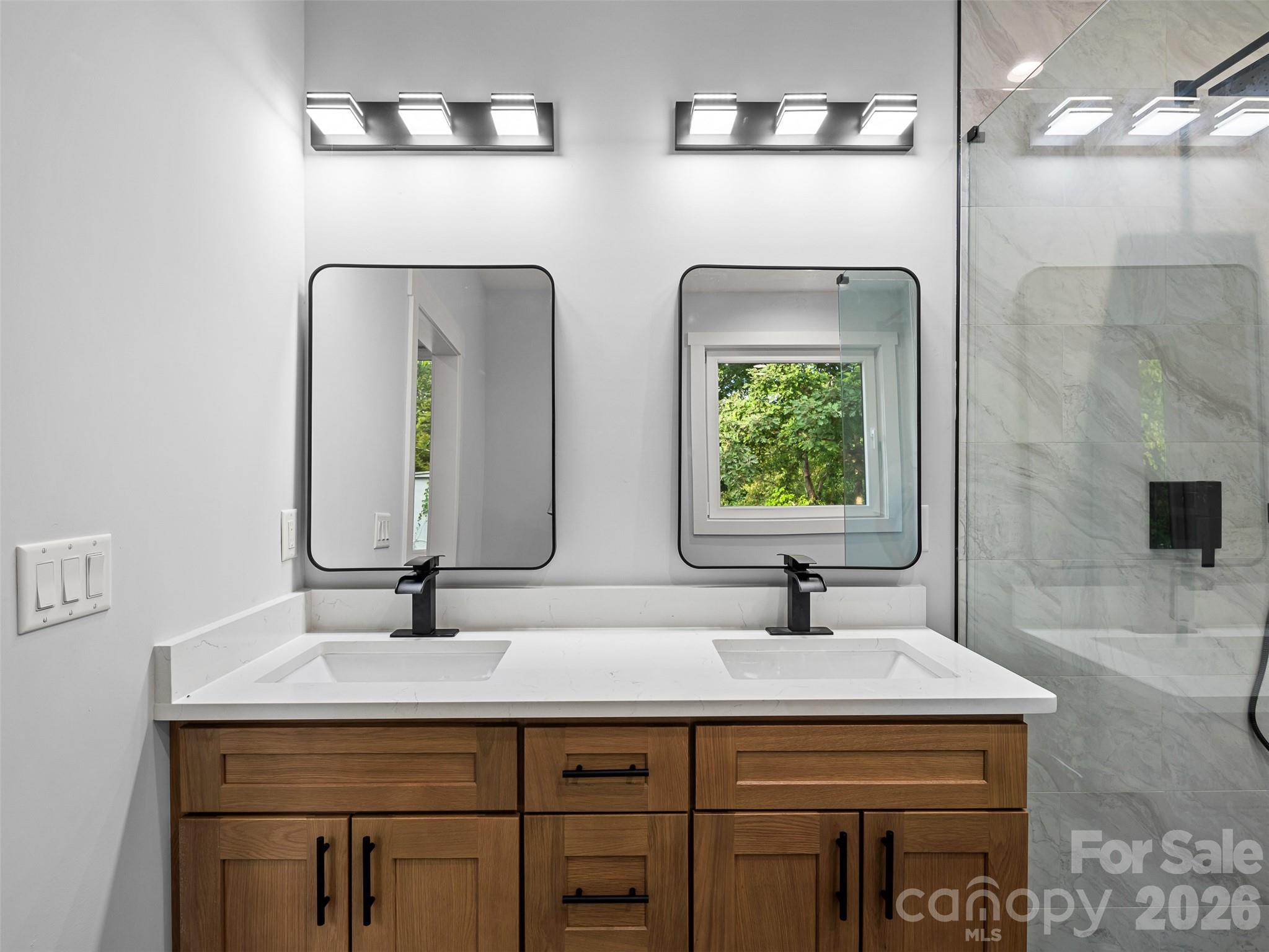 902 Narva Road — Hendersonville