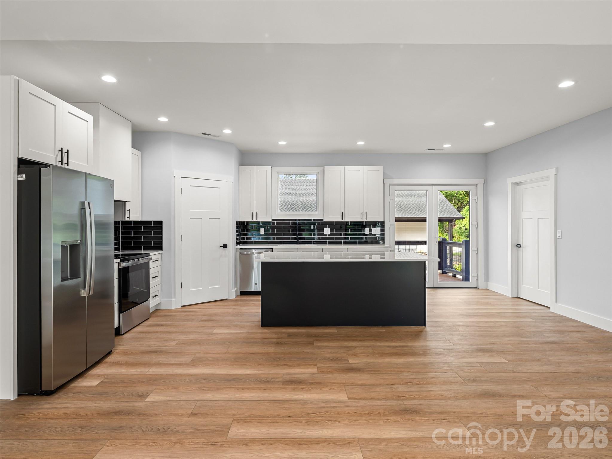 902 Narva Road — Hendersonville