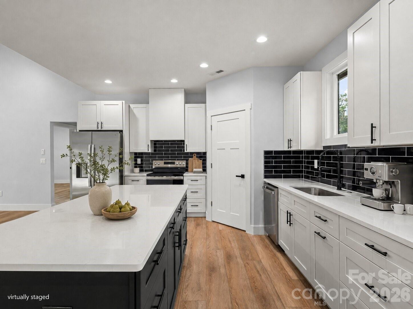 902 Narva Road — Hendersonville