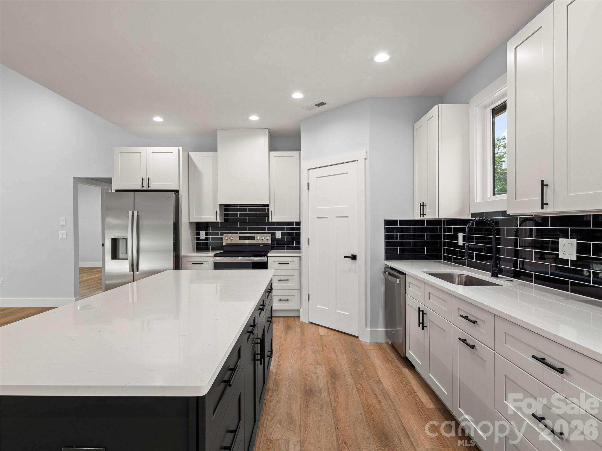 902 Narva Road — Hendersonville