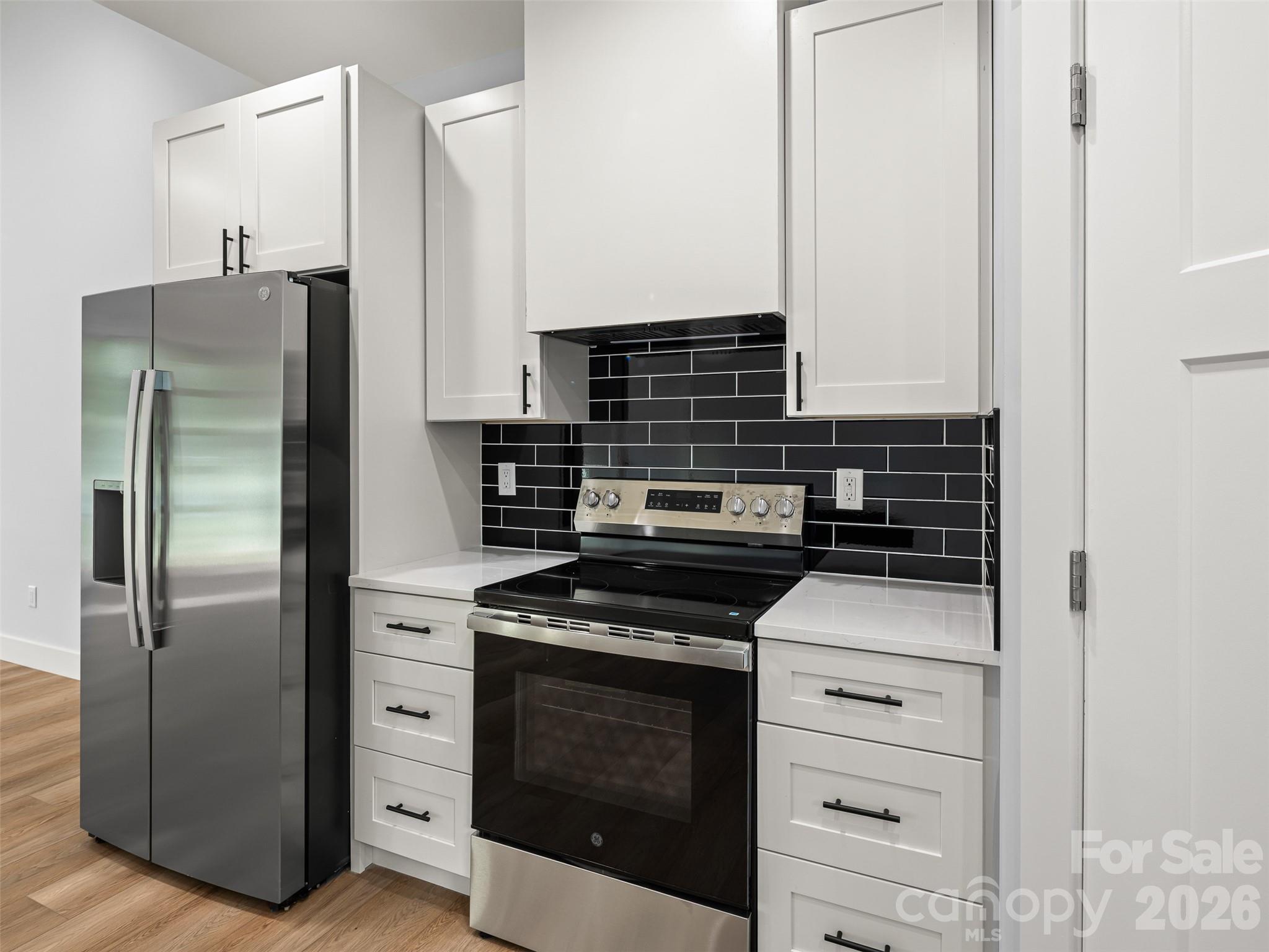 902 Narva Road — Hendersonville