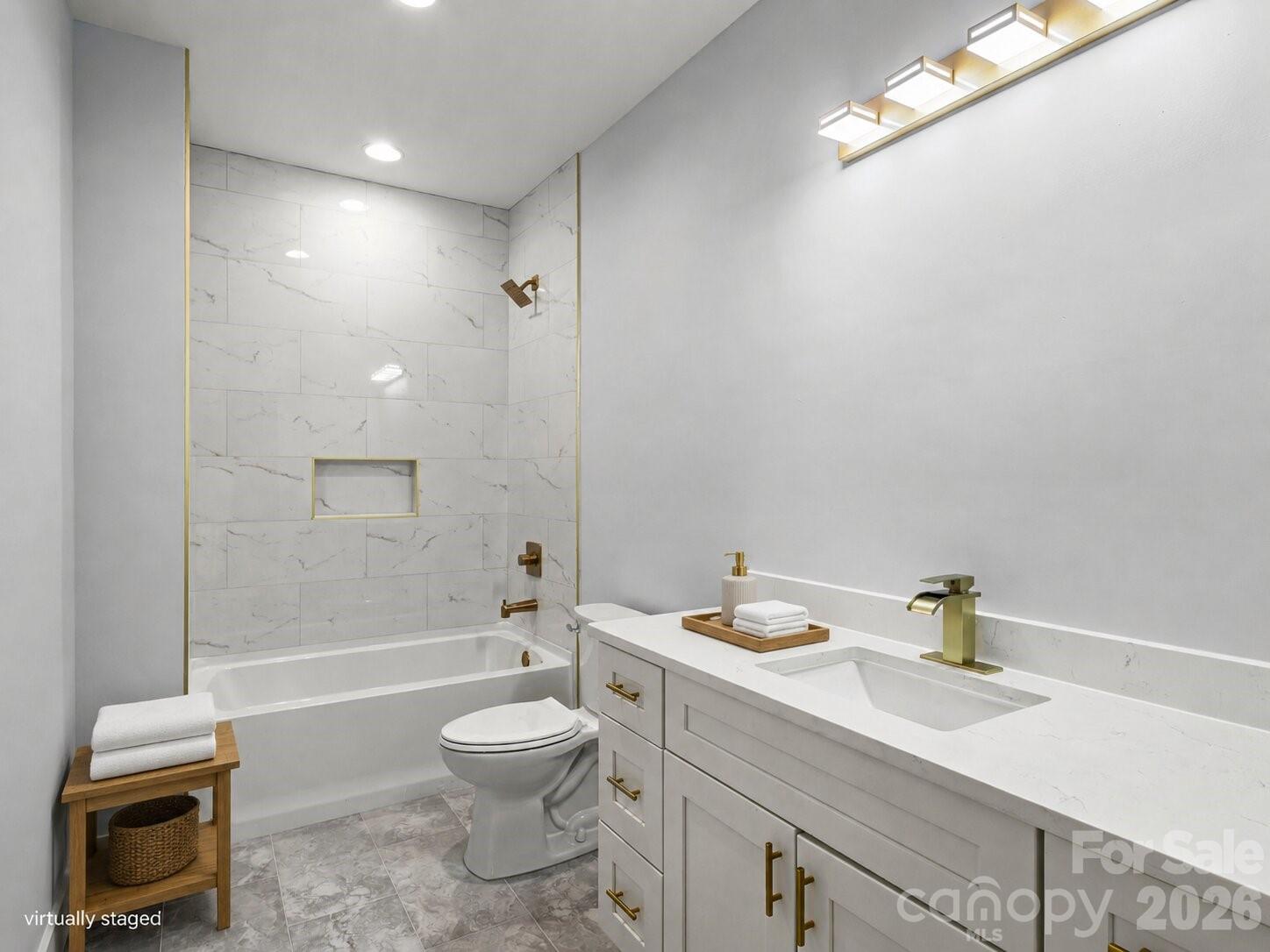 902 Narva Road — Hendersonville