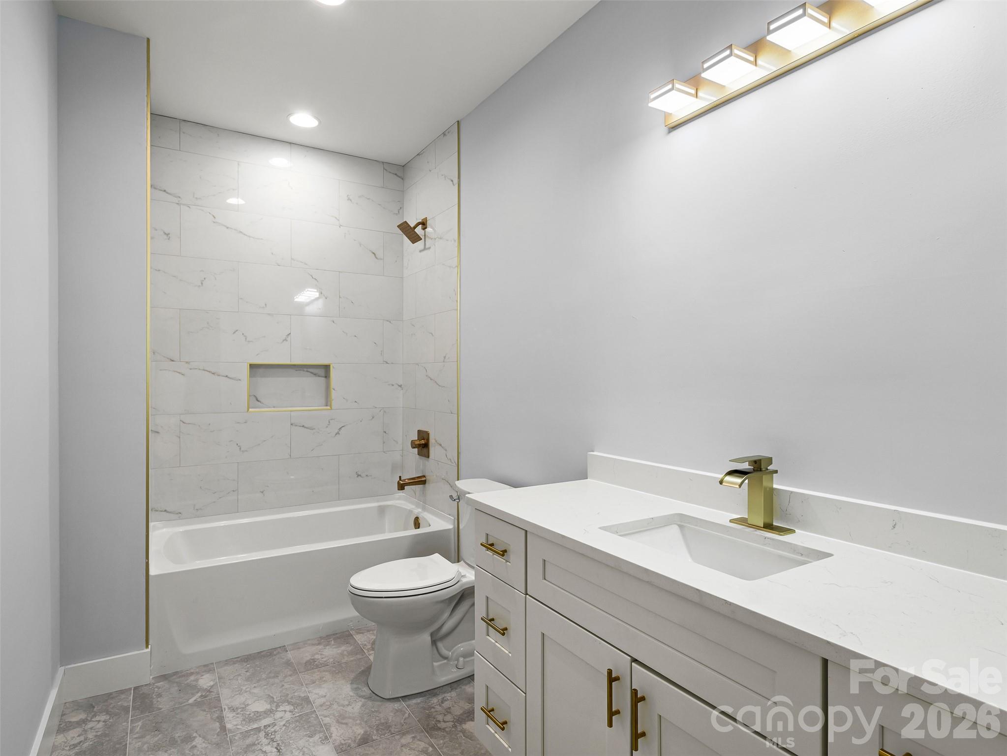 902 Narva Road — Hendersonville