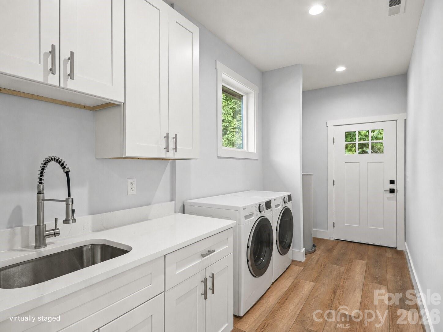 902 Narva Road — Hendersonville