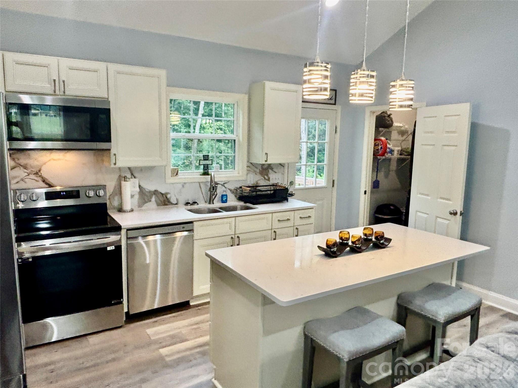 2613 Lynn Mountain Road — Vale