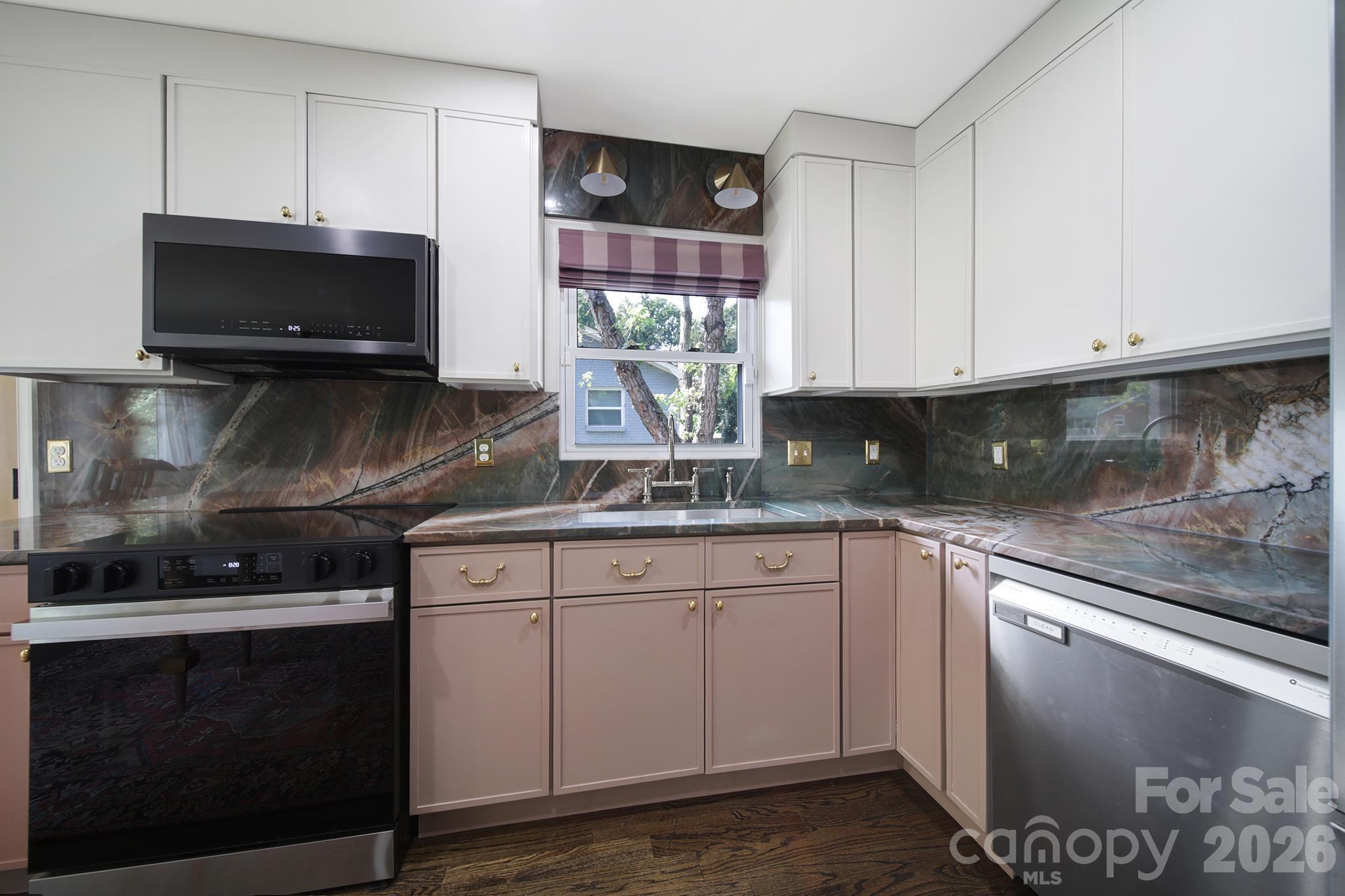 3335 Dunaire Drive — Charlotte