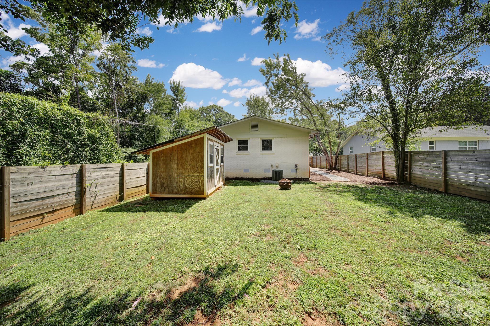 3335 Dunaire Drive — Charlotte
