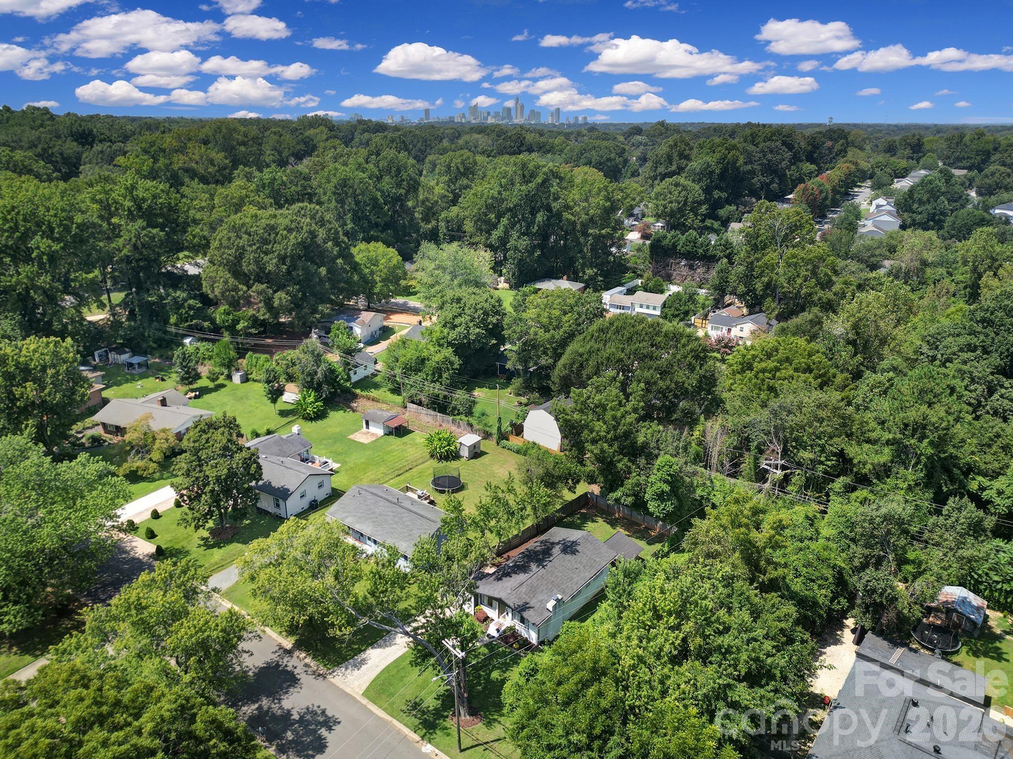 3335 Dunaire Drive — Charlotte