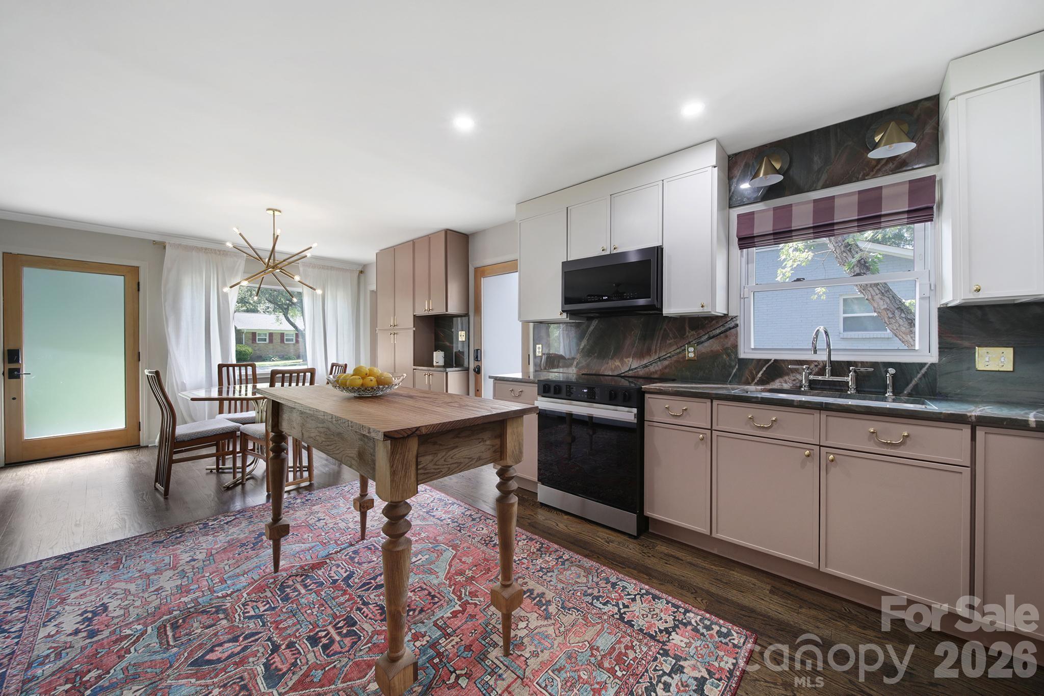 3335 Dunaire Drive — Charlotte