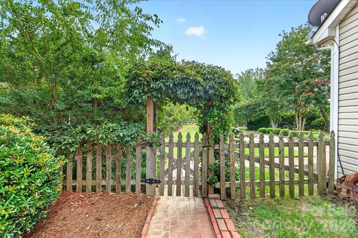 6200 Greengate Lane — Waxhaw
