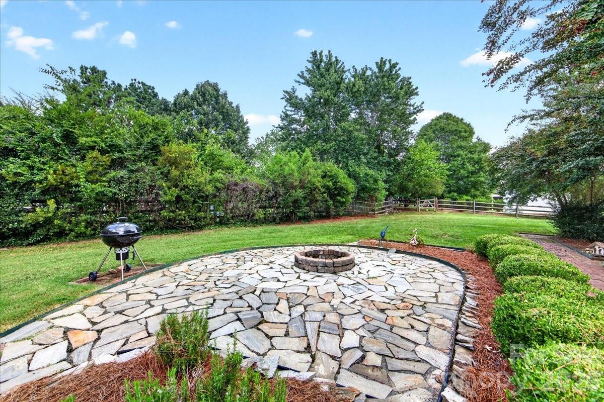 6200 Greengate Lane — Waxhaw