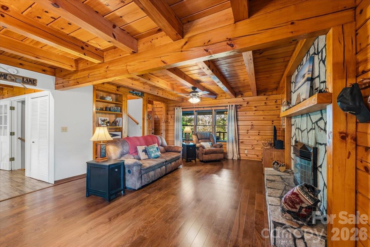 6012 Holiday Shores Avenue — Nebo