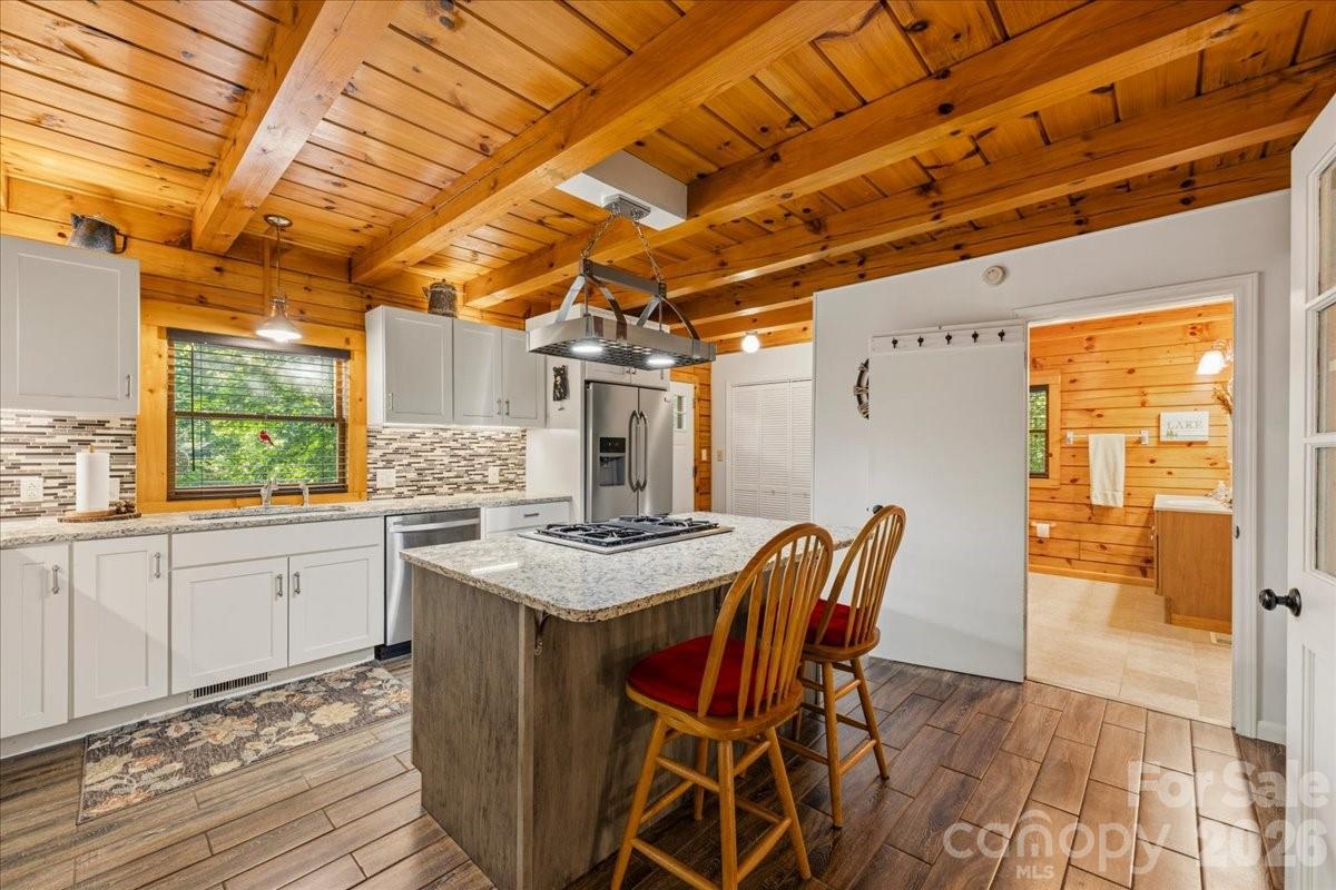 6012 Holiday Shores Avenue — Nebo