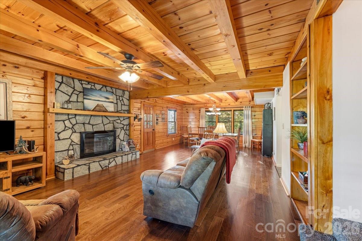 6012 Holiday Shores Avenue — Nebo